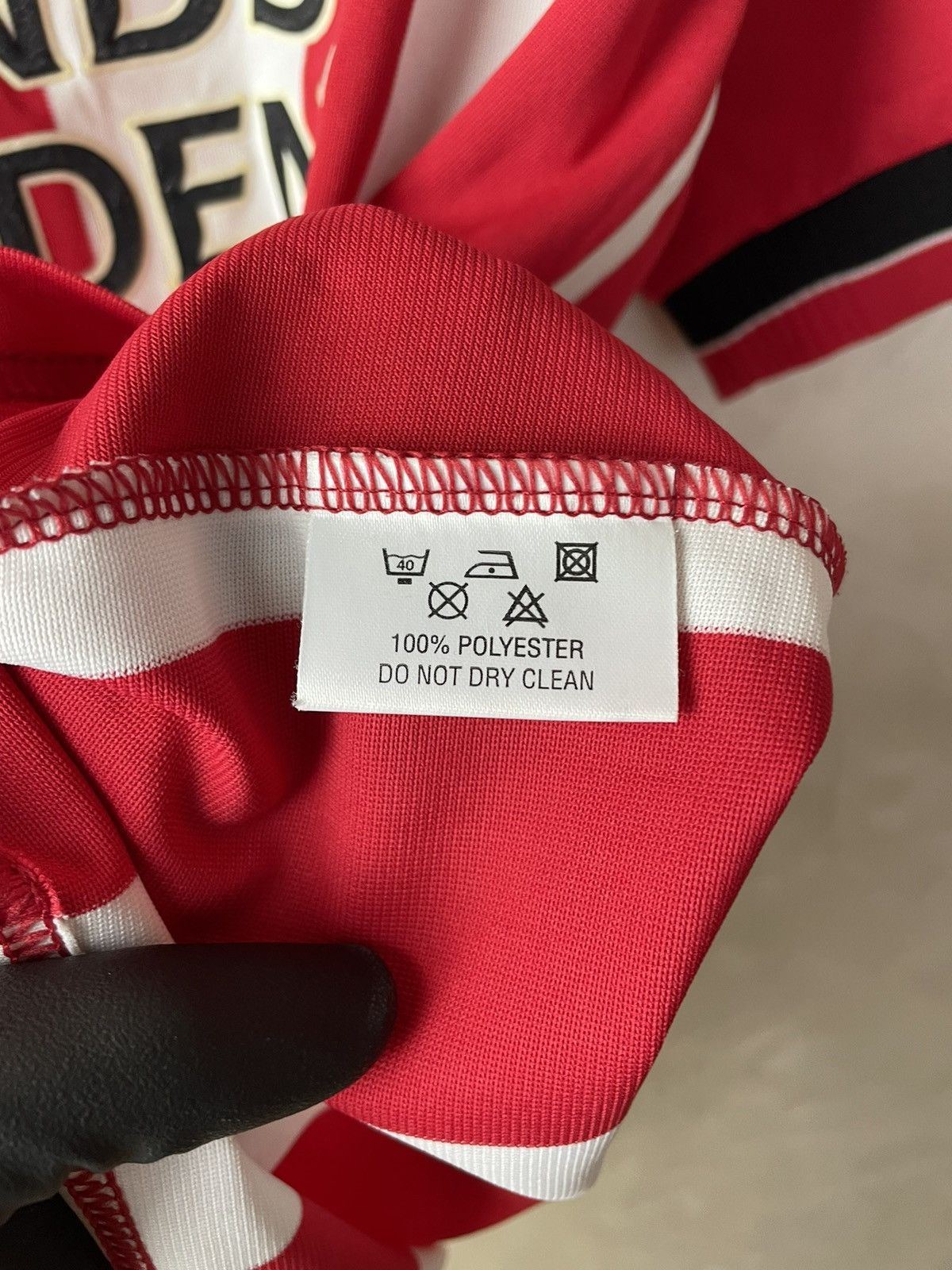 Vintage Southampton 2003 - 2005 home Soccer Jersey football shirt L Size US L / EU 52-54 / 3 - 8 Thumbnail