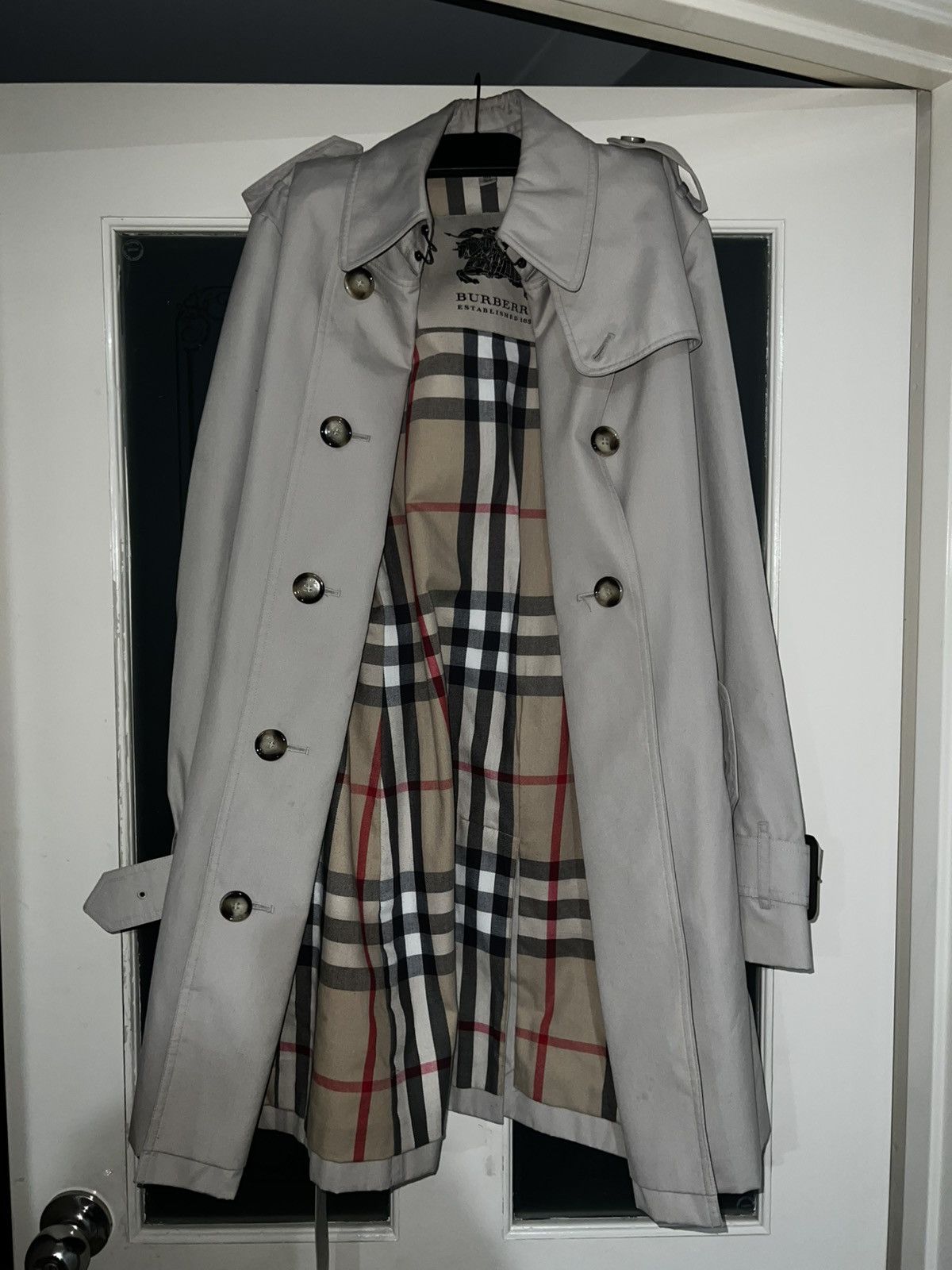 Burberry Burberry Trench Coat Size M / US 6-8 / IT 42-44 - 1 Thumbnail