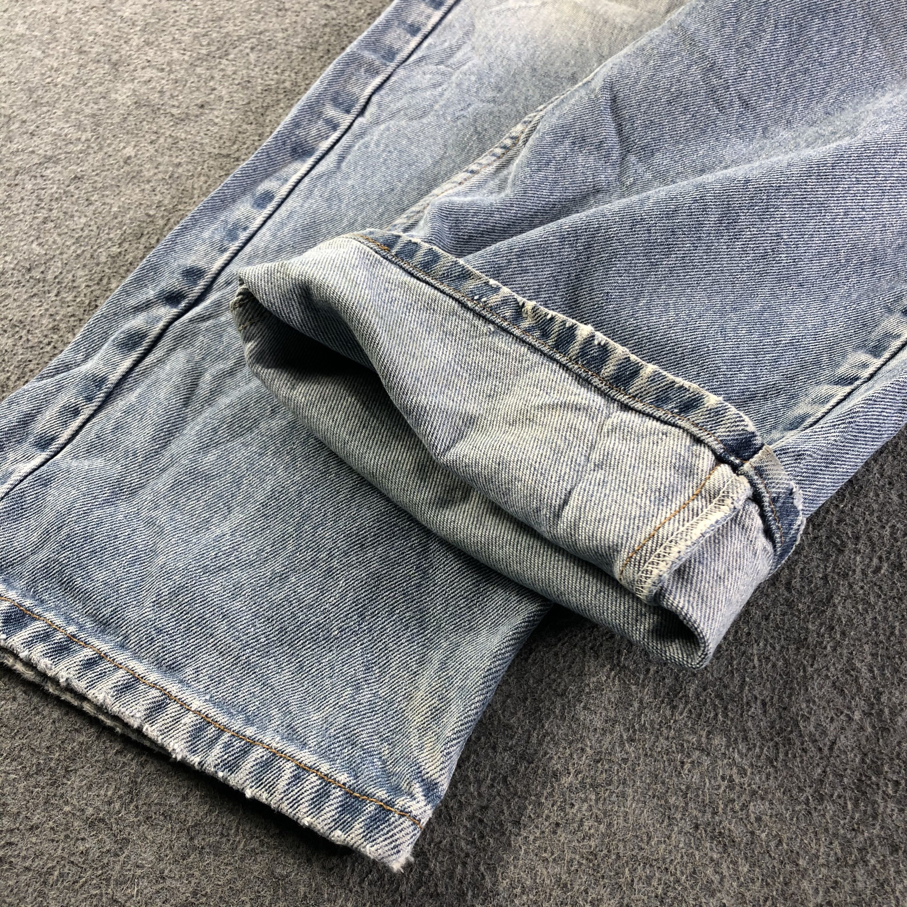Levi's Vintage Light Wash Levis 505 Jeans-J4124 Size US 35 - 7 Thumbnail