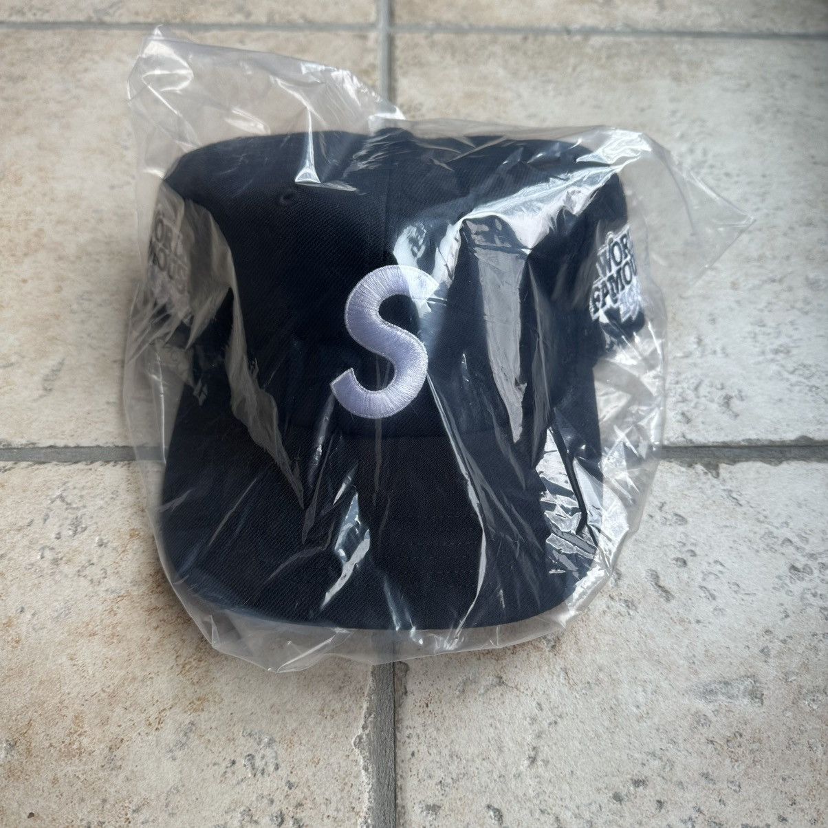 Supreme Supreme World Famous S Logo 6-Panel Black - READY TO SHIP