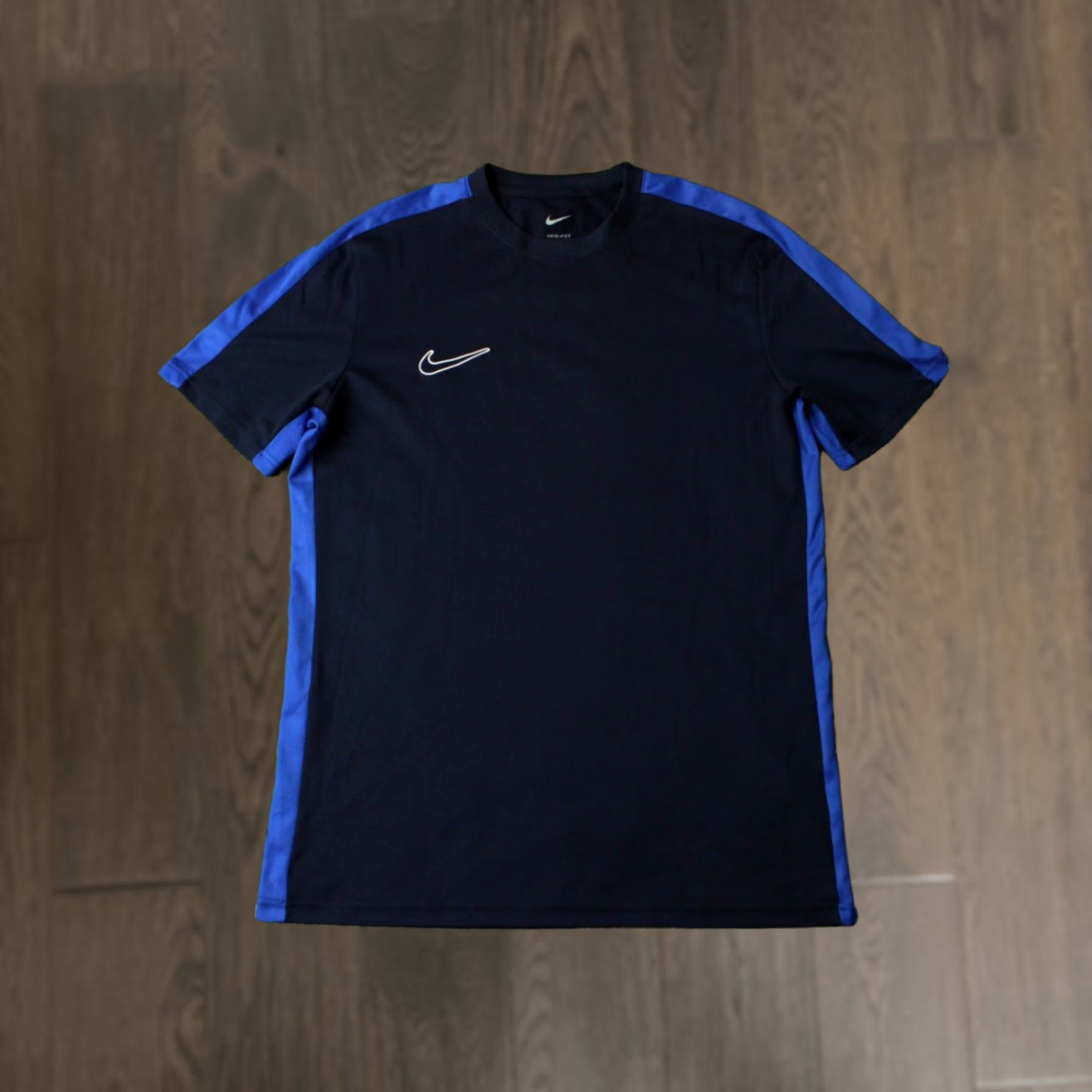 Nike Nike Academy Dri-FIT Original 2024 Men Football Shirt Jersey Tee Size L Blue Nike Dri-FIT Football Shirt Mens L Size US L / EU 52-54 / 3 - 1 Thumbnail