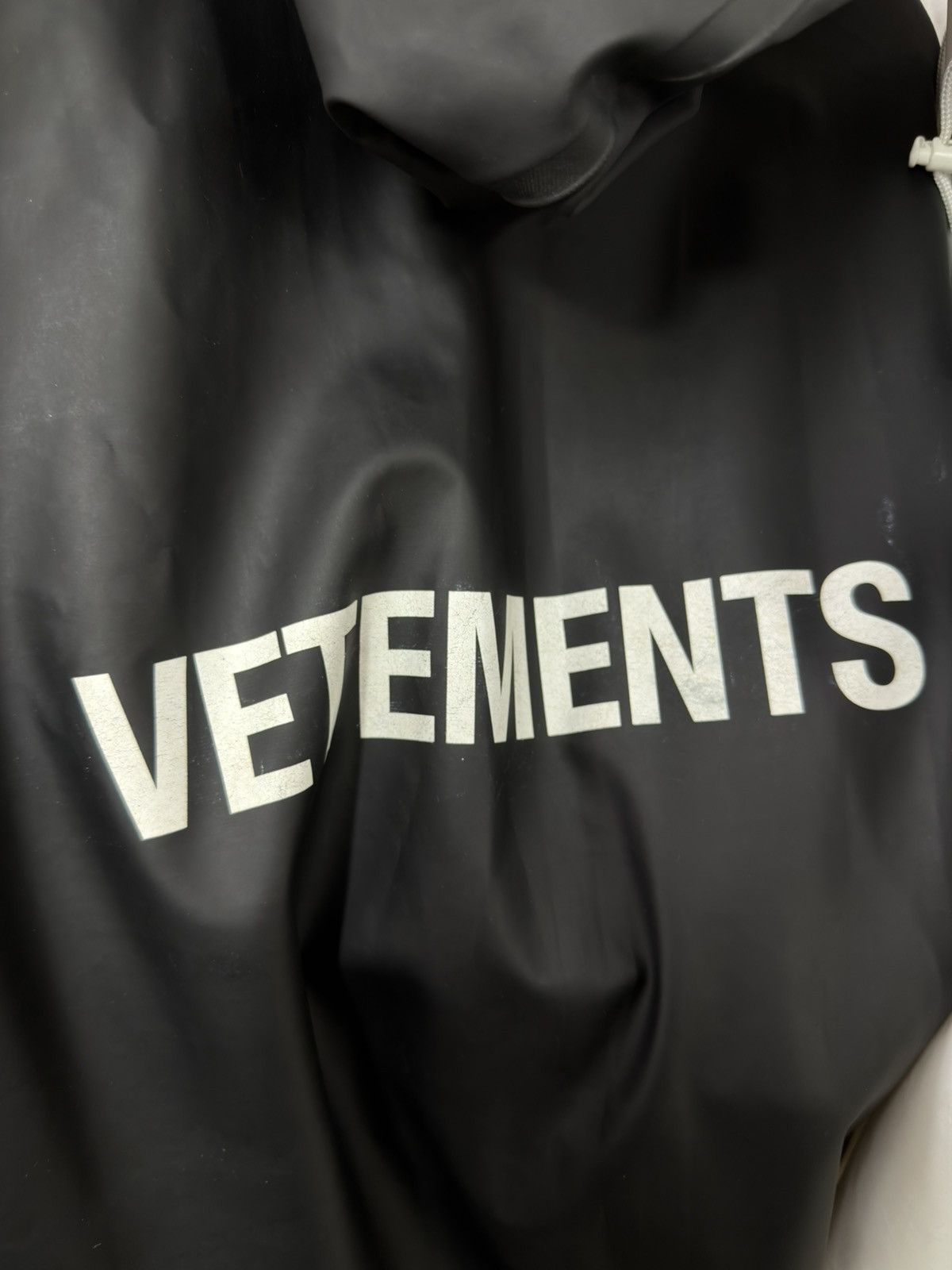 Vetements Vetements Rain Coat Size US XL / EU 56 / 4 - 11 Thumbnail