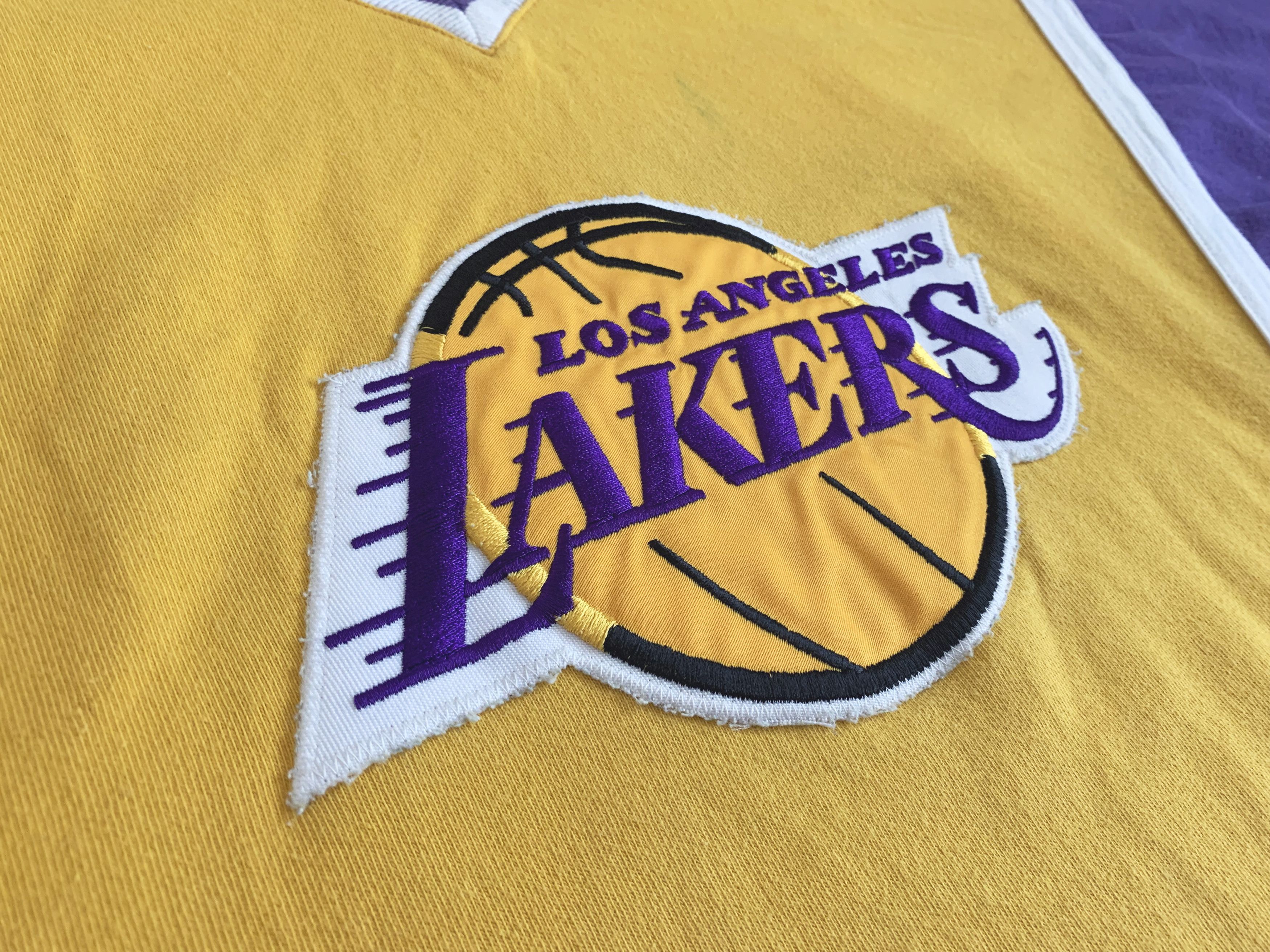 Champion RARE Vintage 90s CHAMPION Lakers Warm Up Shirt Kobe Bryant Size US L / EU 52-54 / 3 - 7 Thumbnail