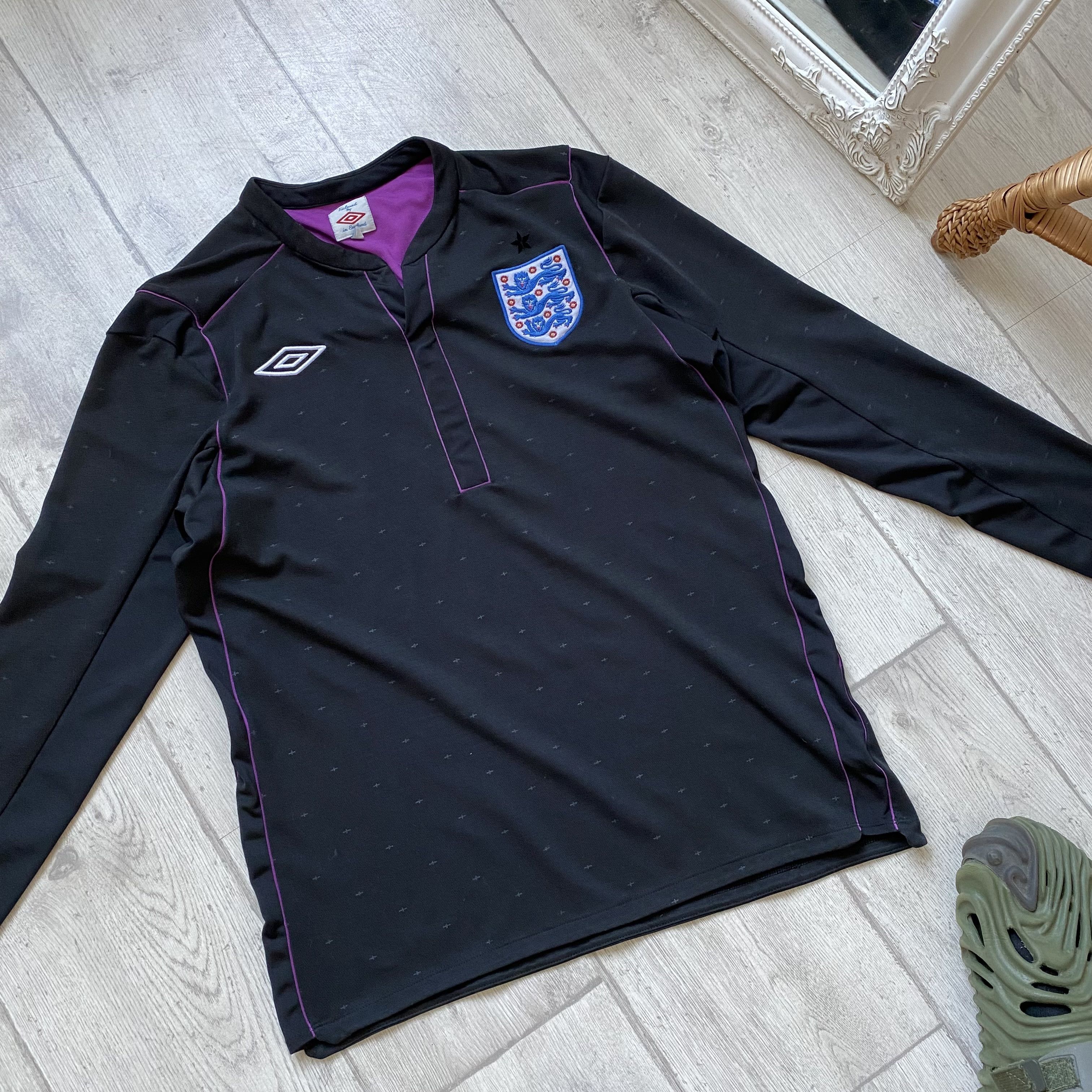 Umbro ⚽️ Vintage Umbro England union soccer jersey long sleeve Y2K Size US M / EU 48-50 / 2 - 7 Thumbnail