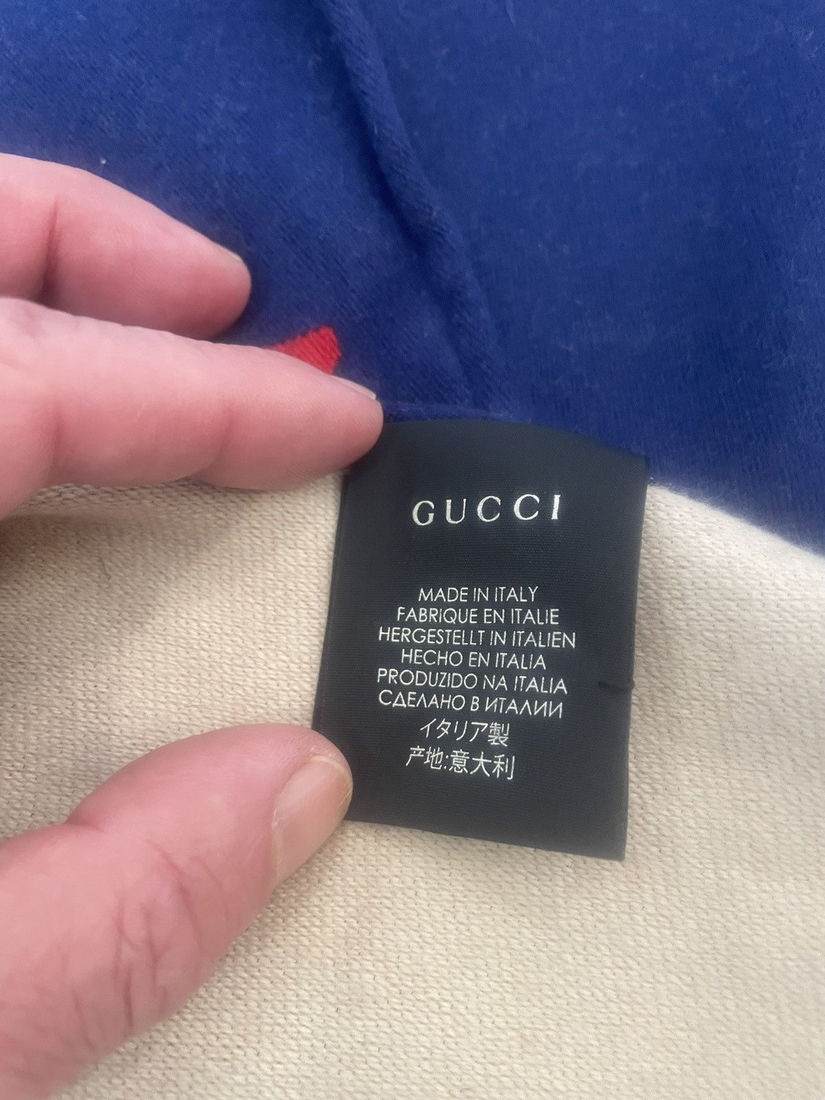6’ Gucci scarf