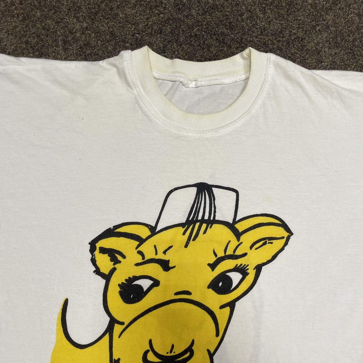 Vintage Vintage Y2K Graphic Tee Funny Cartoon Camel Print Cream L Size US L / EU 52-54 / 3 - 5 Thumbnail