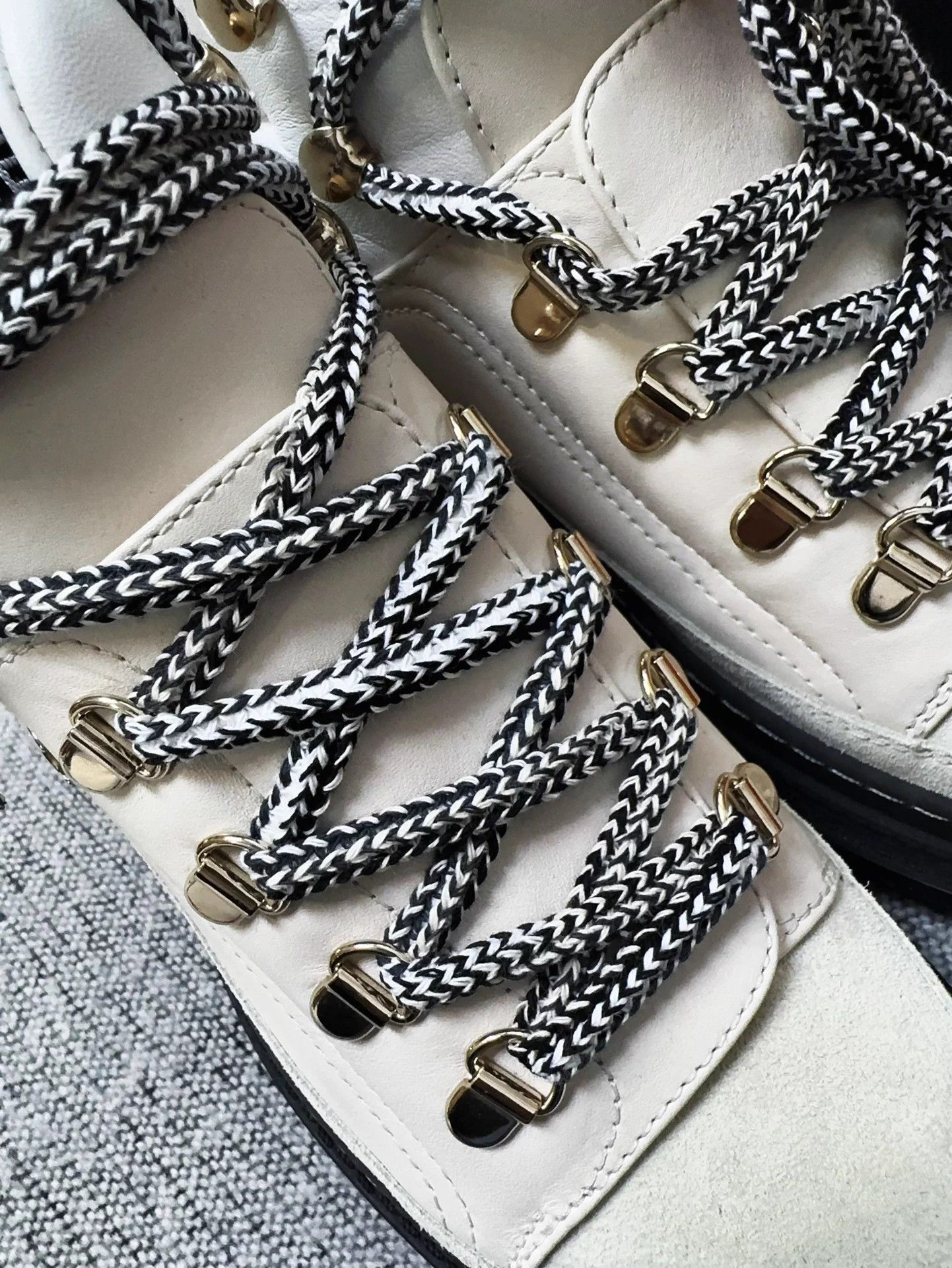 Chanel Chanel Coco neige cream suede lace-up snow boots 36 new Size US 5 / IT 35 - 4 Thumbnail