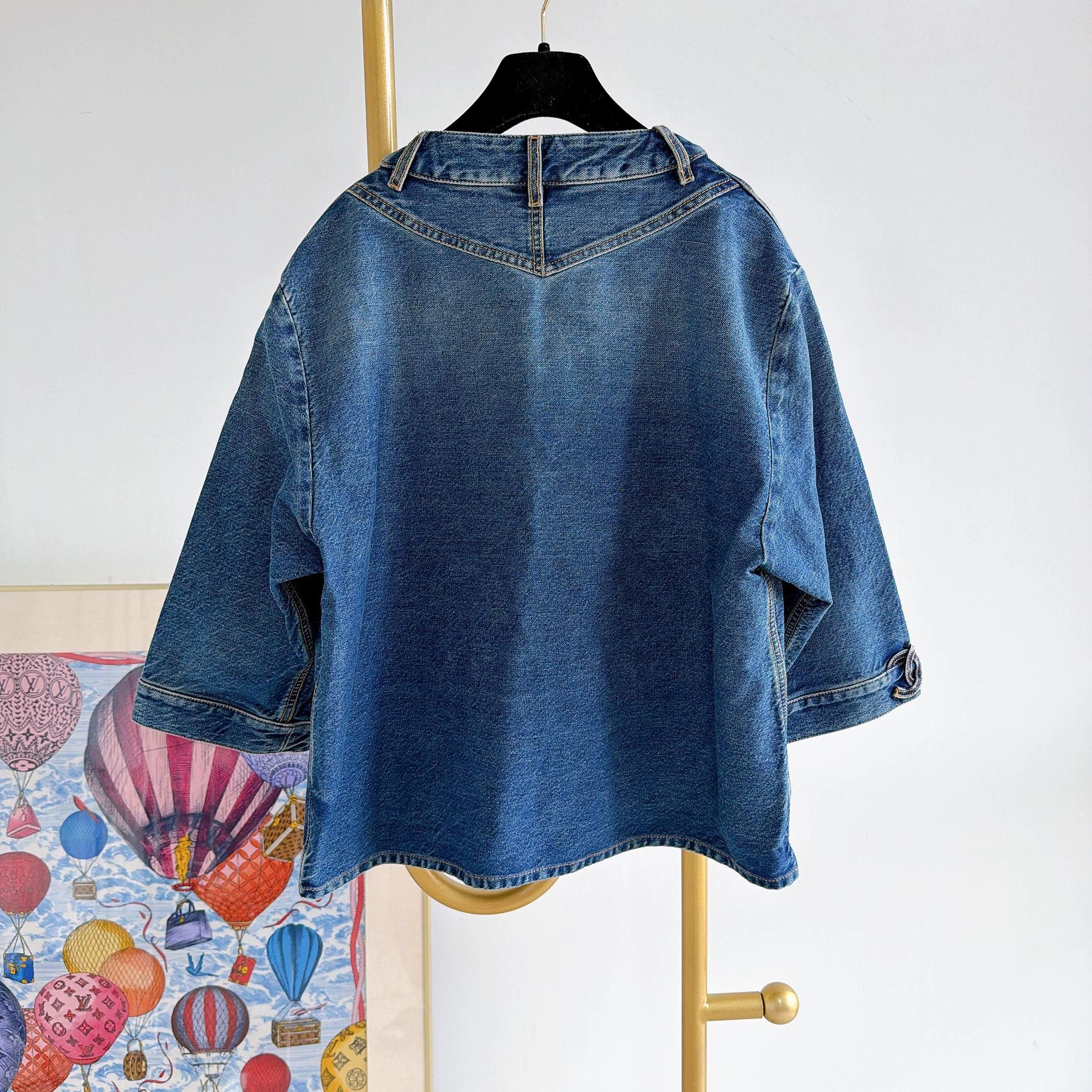 Chanel Chanel blue denim jacket women's size 34 Size XS / US 0-2 / IT 36-38 - 2 Thumbnail