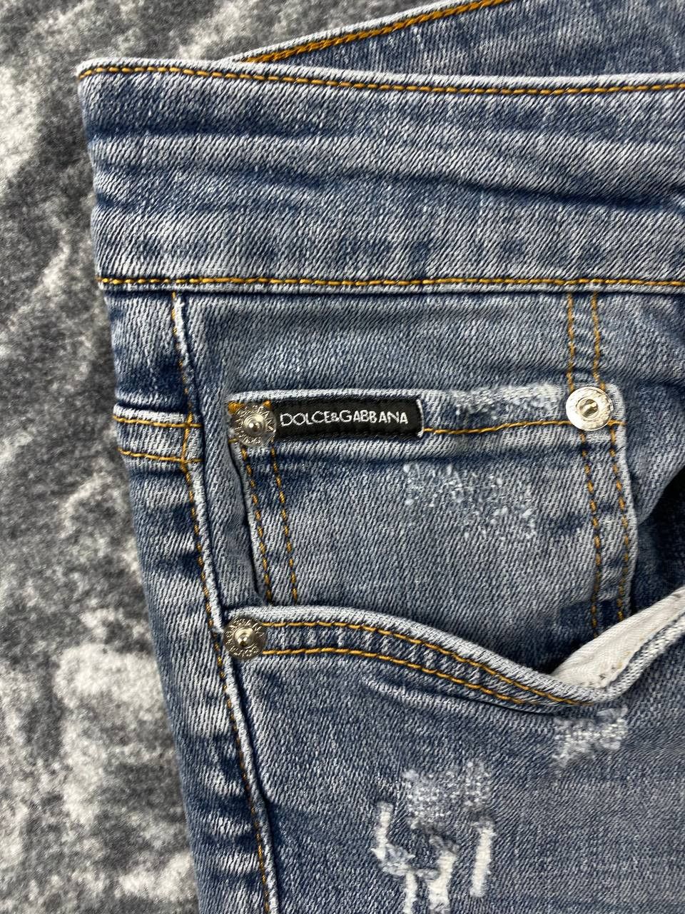 Dolce & Gabbana Vintage Dolce Gabbana Faded Denim Jeans Metal Logo Size US 34 / EU 50 - 11 Thumbnail