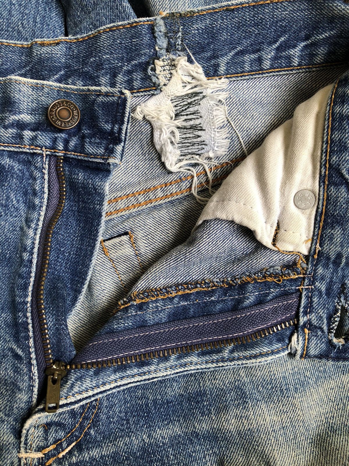 Levi's × Vintage Vintage Levi’s 70s 517 Button No 6 Size US 29 - 5 Thumbnail