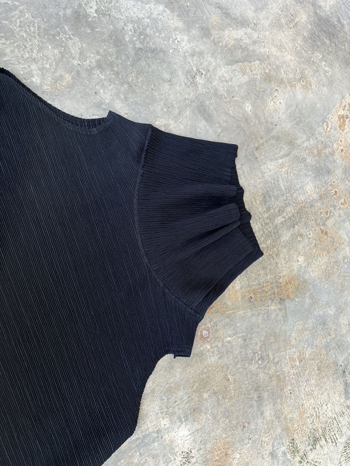 Pleats Please Issey Miyake Koibito misaki Issey Miyake Pleats Style Tank tops Size ONE SIZE - 5 Thumbnail