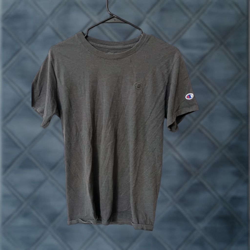 Champion VINTAGE Champion T-Shirt Men S Gray Logo 90s Short Sleeve Crew Neck Embroidered Shirt Mens Size US S / EU 44-46 / 1 - 1 Thumbnail