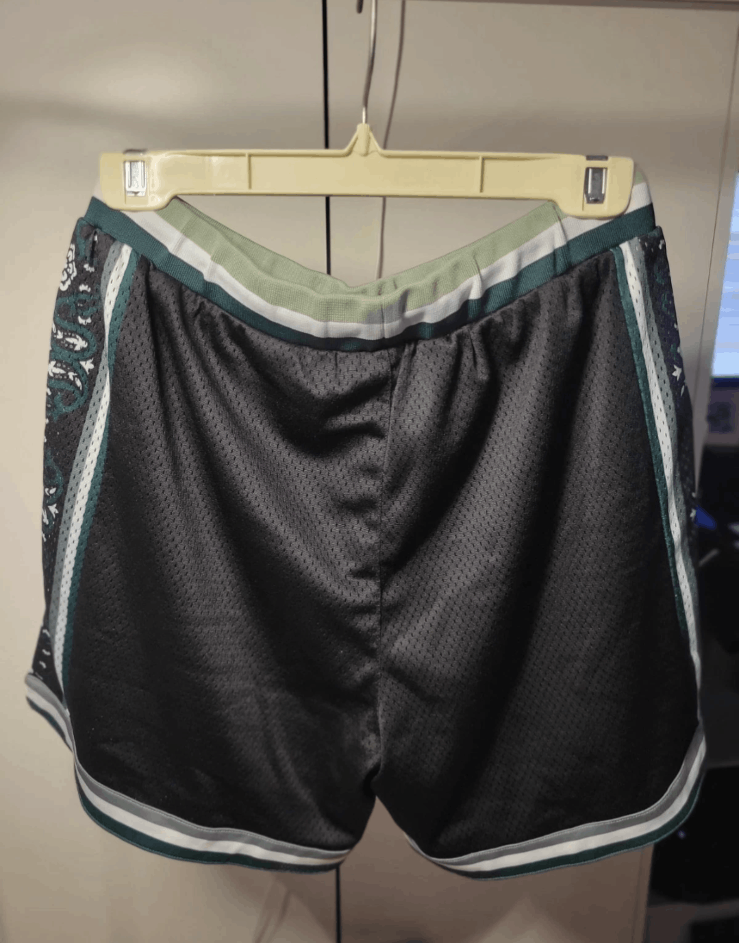 Vintage Kinetic Kings Active Shorts- Black / Green - Size Large Size US 33 - 3 Thumbnail