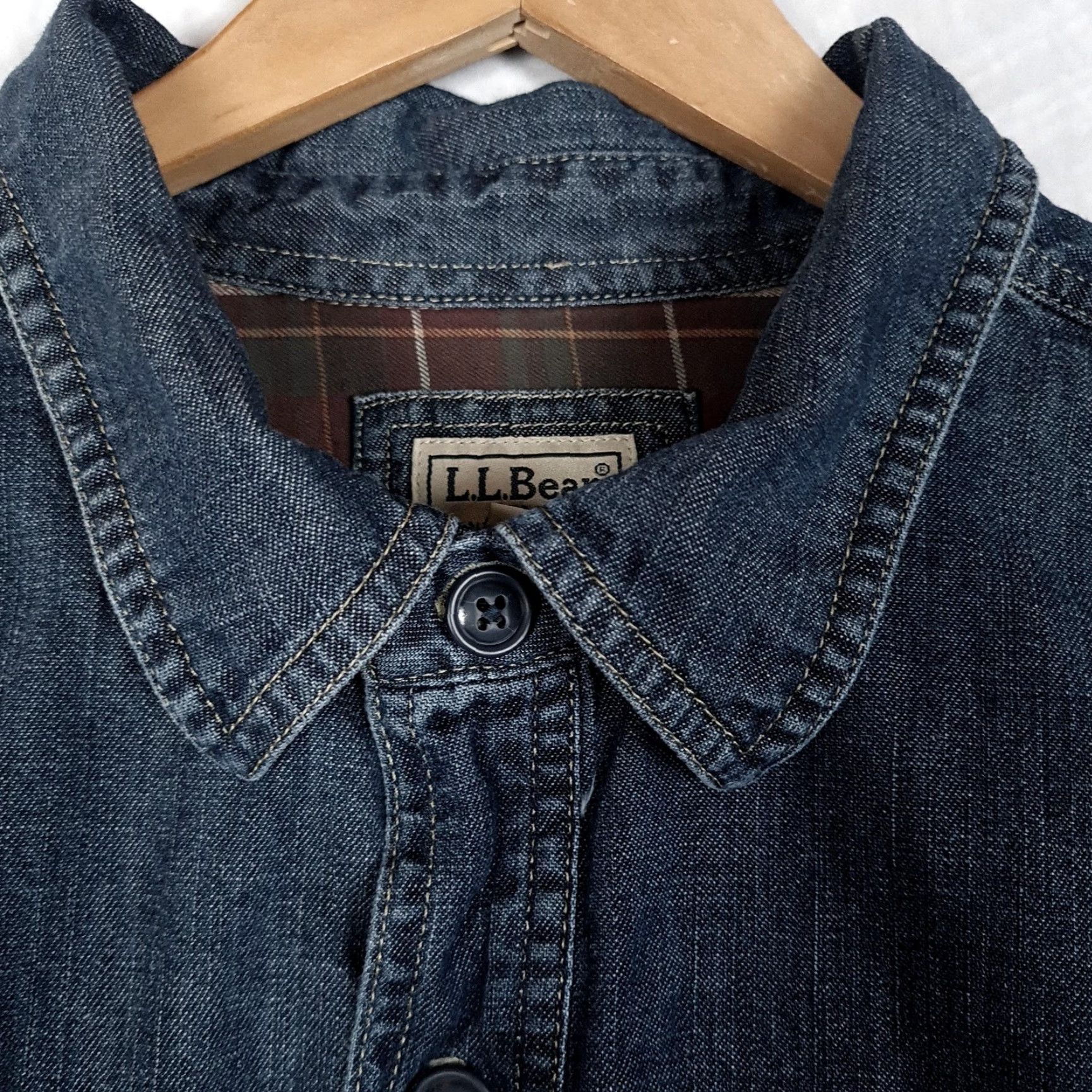 Vintage VINTAGE LL Bean Shirt Jacket Mens XL Blue Denim Plaid Lined Button Front Hurrican Shirt Size US XL / EU 56 / 4 - 6 Thumbnail