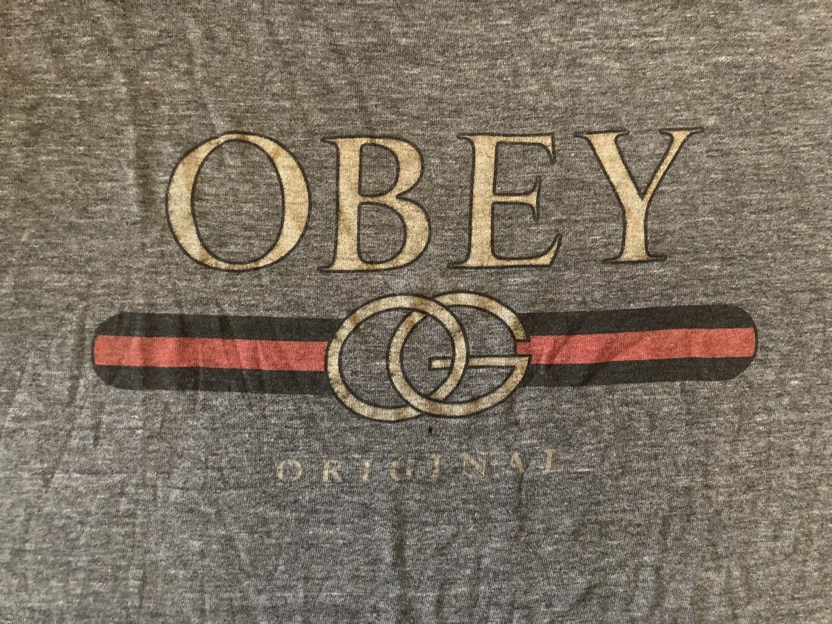 Obey Vintage Y2K Obey Streetwear Logo Gucci Parody Tshirt Size US L / EU 52-54 / 3 - 3 Thumbnail
