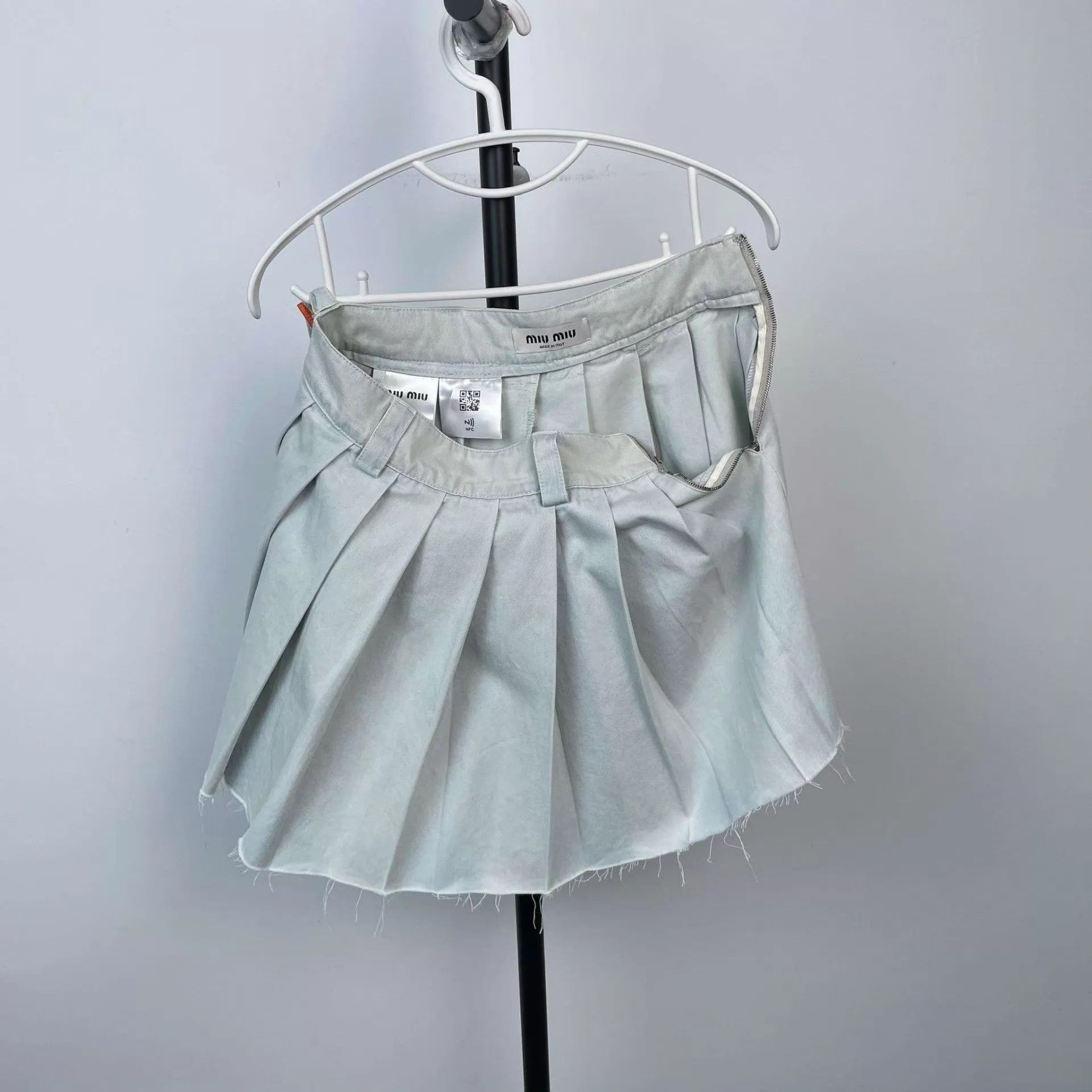 Miu Miu MIU MIU light blue cotton denim skirt 36 Size 25" / US 0 / IT 36 - 1 Thumbnail