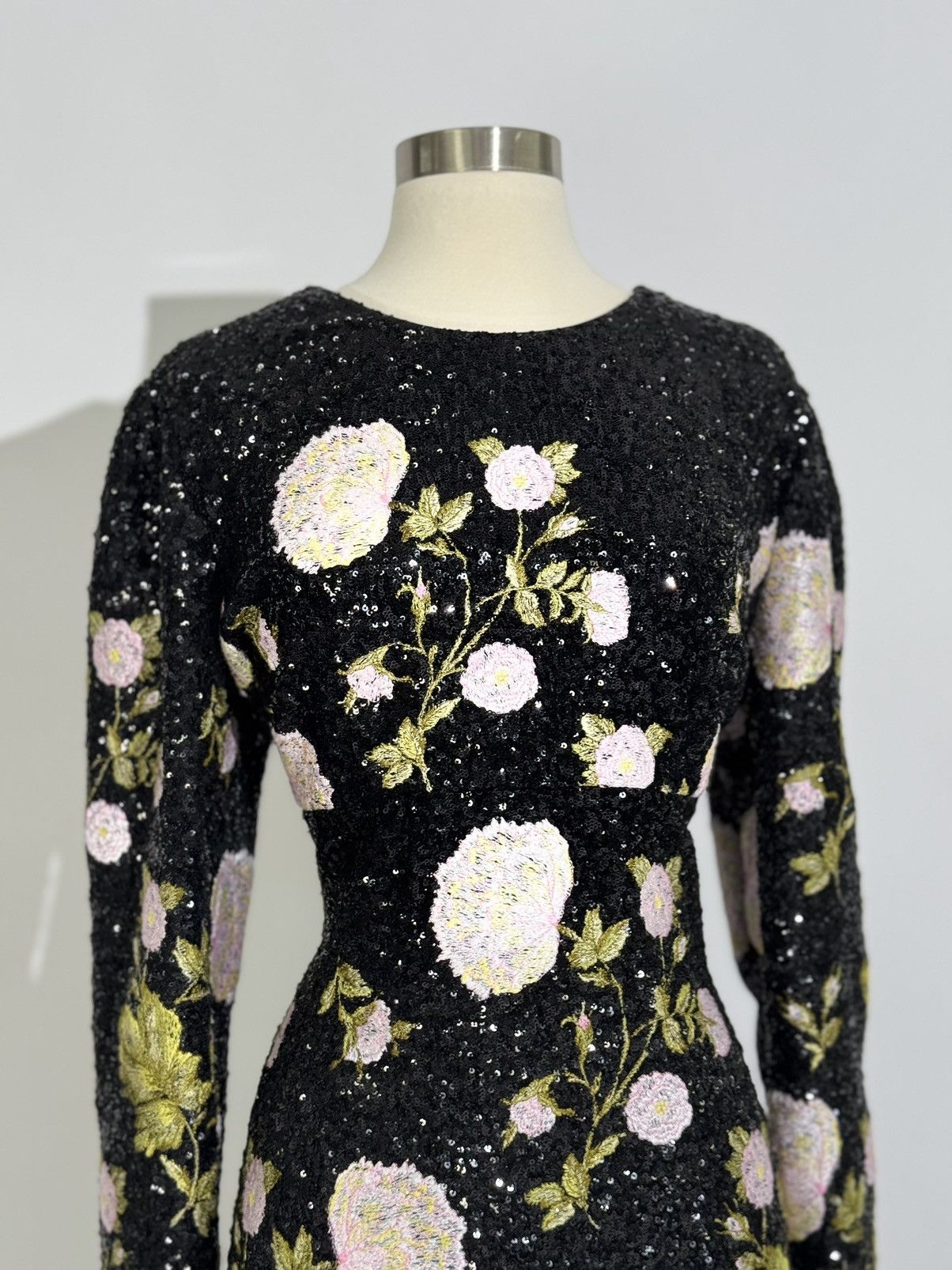 Giambattista Valli Brand New US 8 Giambattista Valli Floral Embroidered Gown Size M / US 6-8 / IT 42-44 - 2 Thumbnail