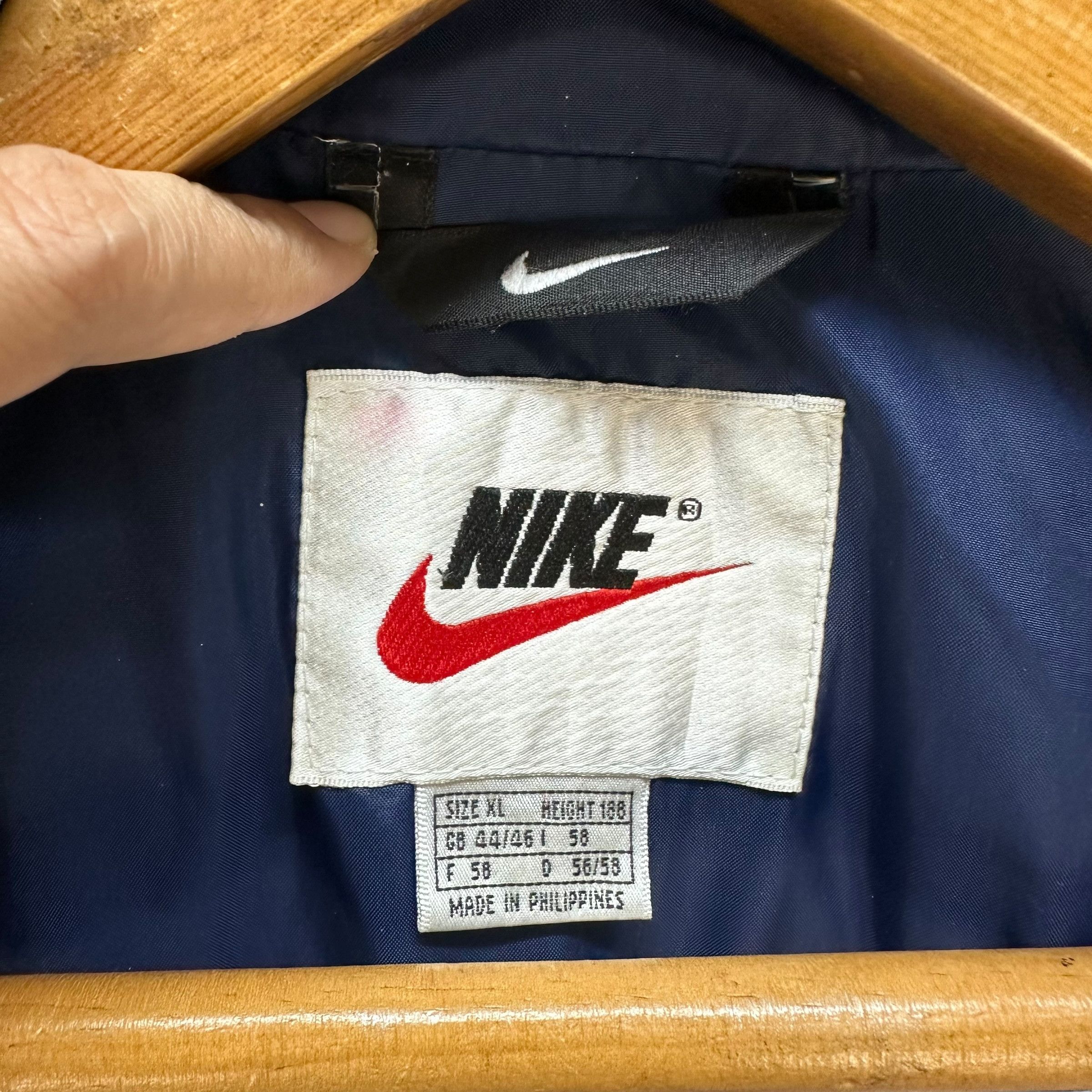 Nike 90s NIKE Colorblock Sleeve Logo Windbreaker Jacket #A68-1630 Size US XL / EU 56 / 4 - 11 Thumbnail