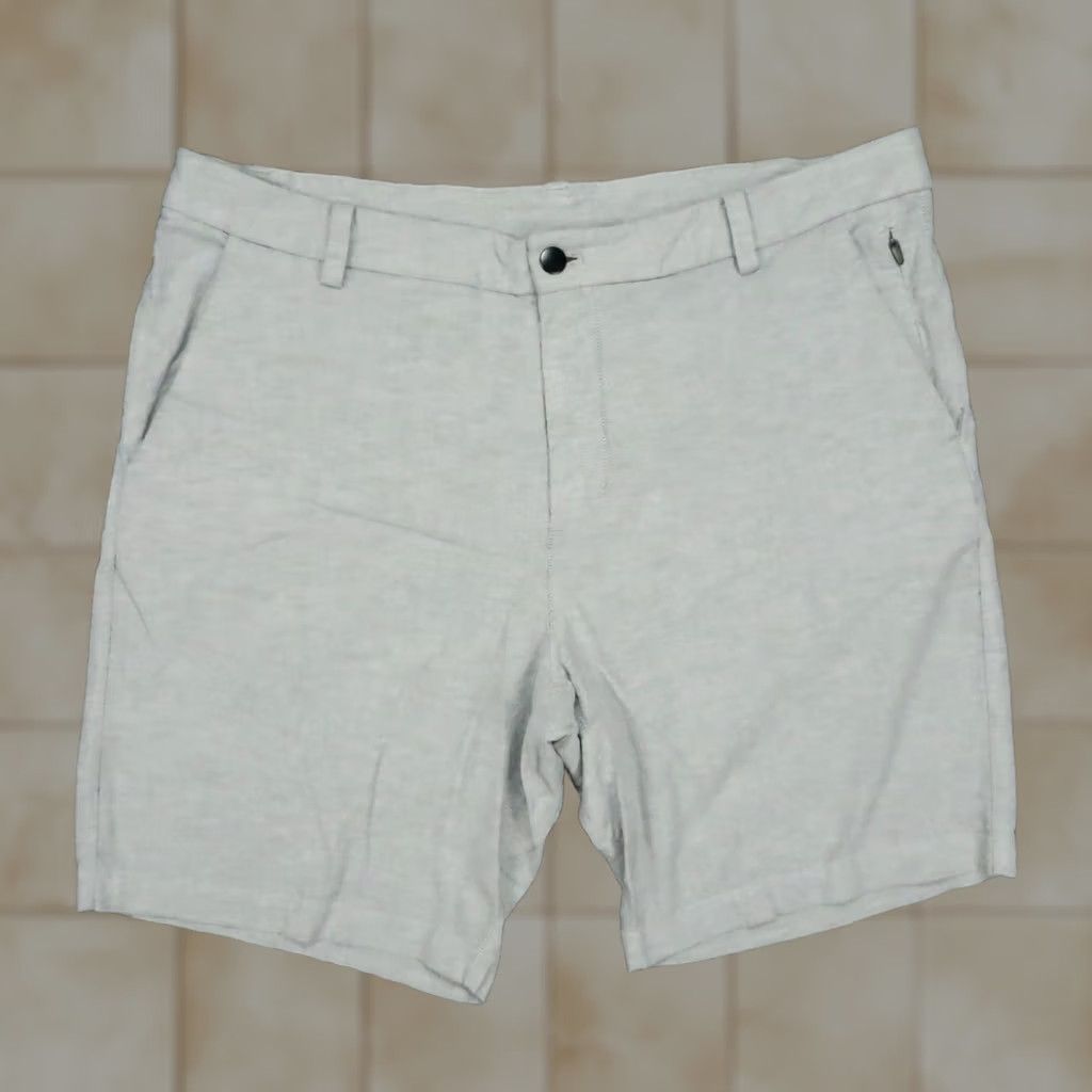 Lululemon Lululemon Shorts Mens 36 Gray Commission Qwick Oxford Chino Zip Pocket Golf Shirt Mens Regular Gray Pocket Chrome 9 in Inseam Clothing Golf Size US 36 / EU 52 - 1 Thumbnail