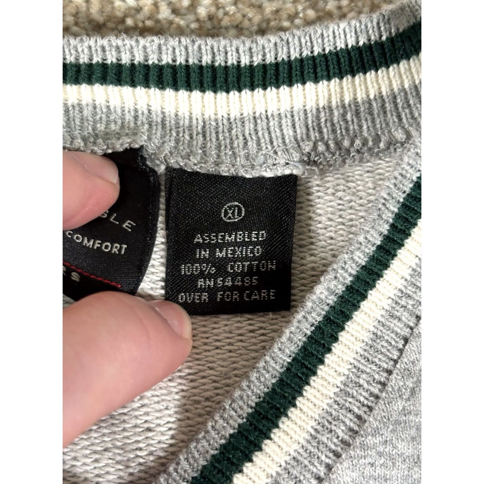 American Eagle Outfitters VINTAGE American Eagle Outfitters Sweater Gray Long Sleeve V Neck Men XL Knit Pullover All Seasons Casual Men's Size XL Size US XL / EU 56 / 4 - 4 Thumbnail