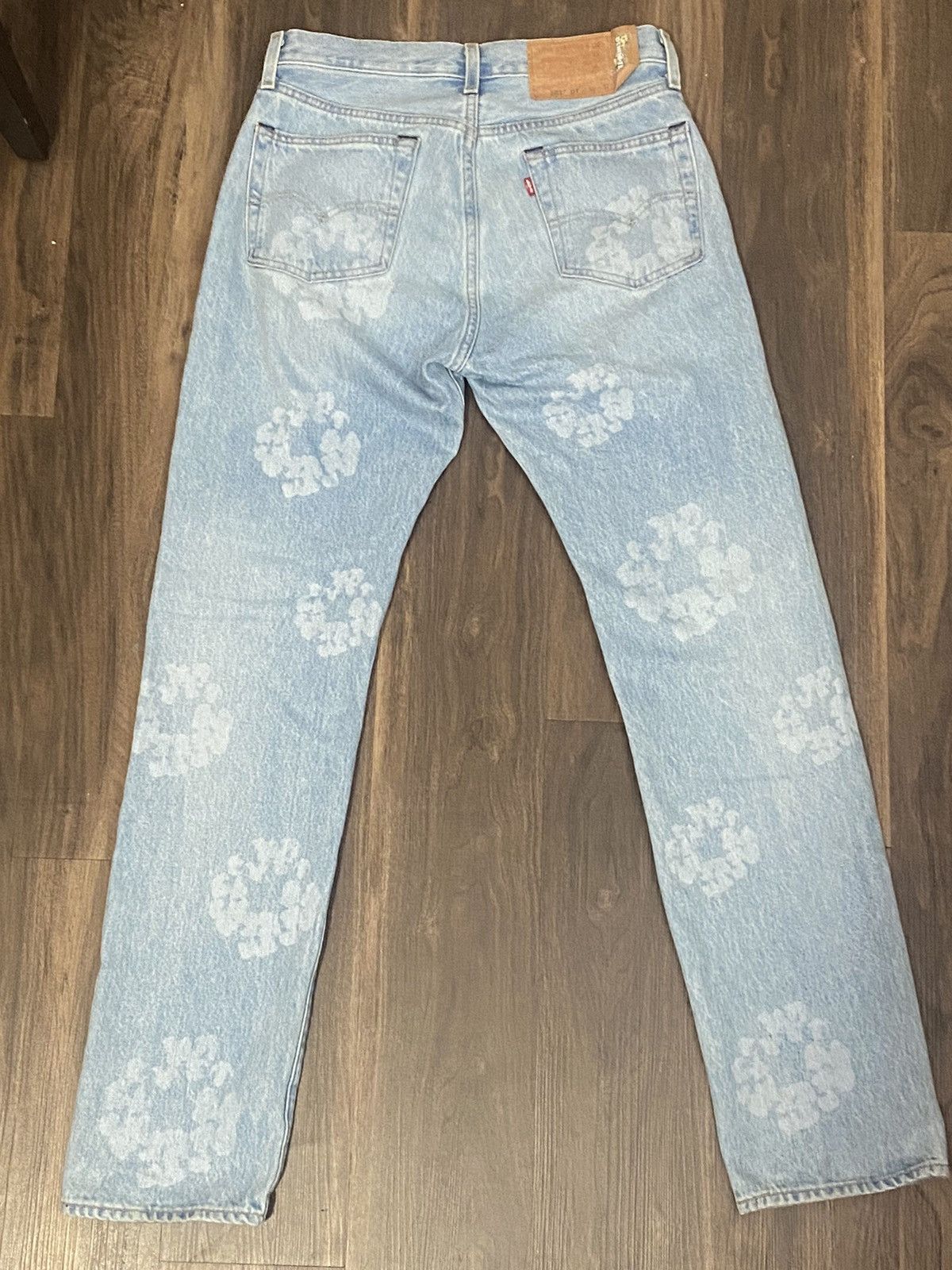パンツ Denim Tears Vintage Indigo Mono Wreath Denim Tears x Levi's Cotton Wreath Jean Indigo – Common Hype