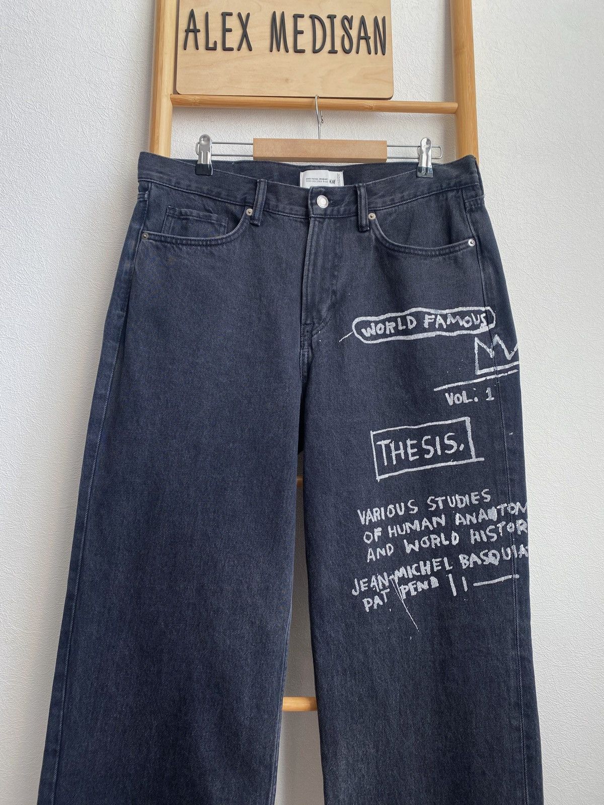 H&M × Jean-Michel Basquiat × Who Decides War Who Decides War Baggy denim jeans H&M x Basquiat x Ev&Tela Size US 32 / EU 48 - 10 Thumbnail
