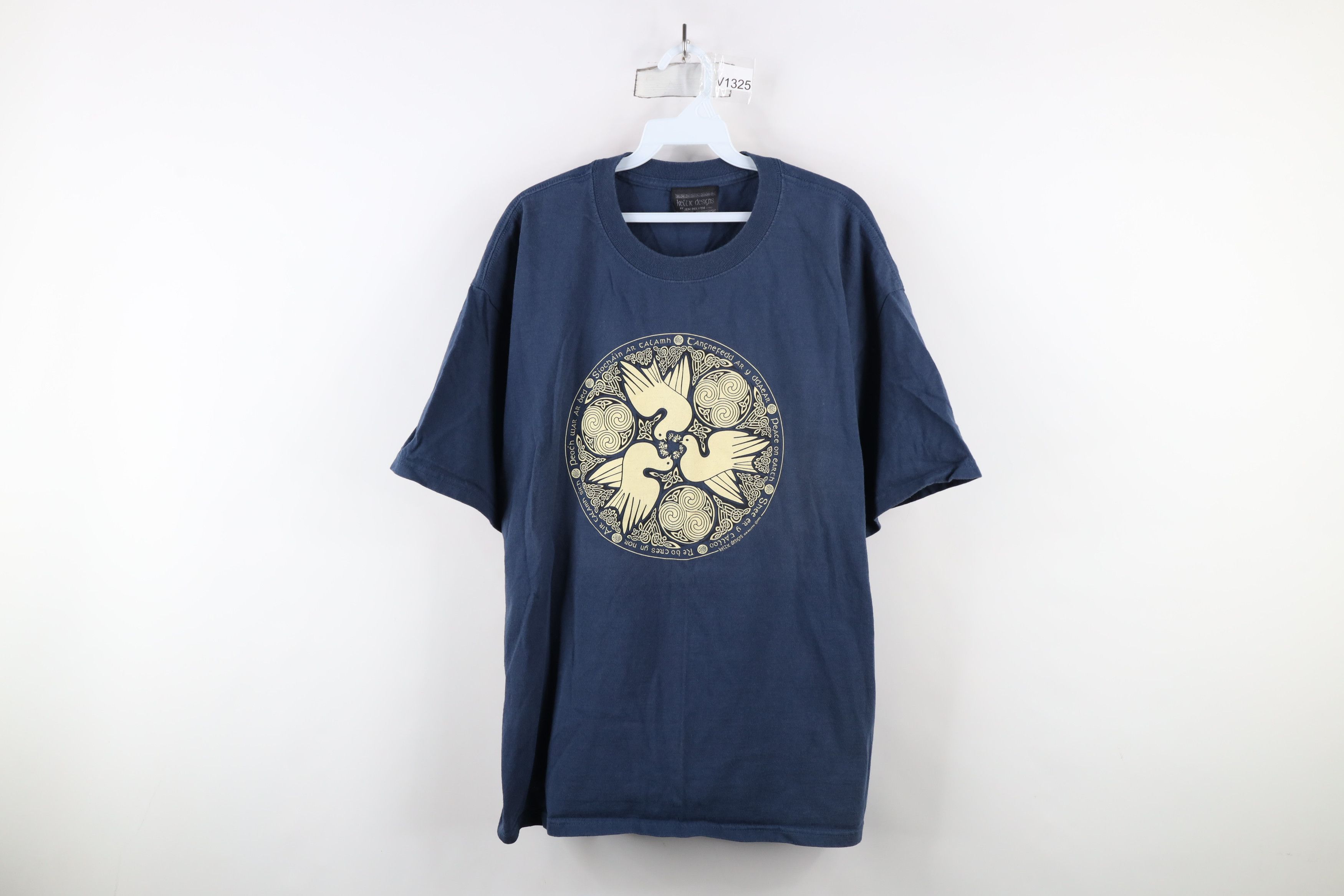 Vintage Vintage 90s Streetwear Design Dove Bird T-Shirt Blue USA Size US XL / EU 56 / 4 - 1 Thumbnail