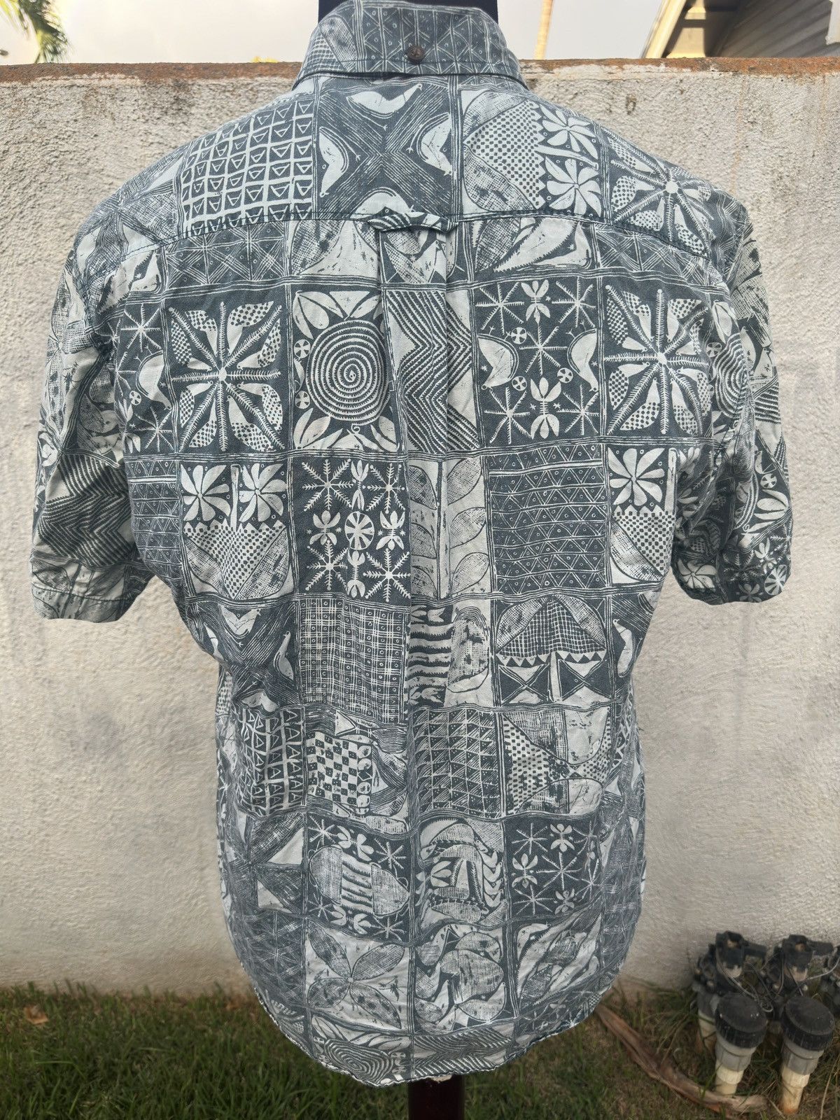 Reyn Spooner PreOwned Reyn Spooner Hawaiian Print Gray Men's Large Size US L / EU 52-54 / 3 - 2 Thumbnail