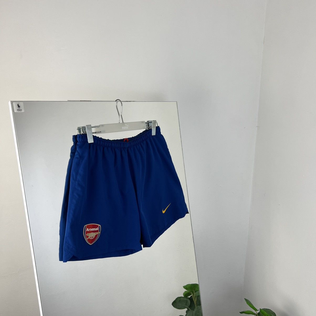 Nike Vintage Y2K Nike Arsenal Soccer Jersey Shorts Size US 30 / EU 46 - 1 Thumbnail