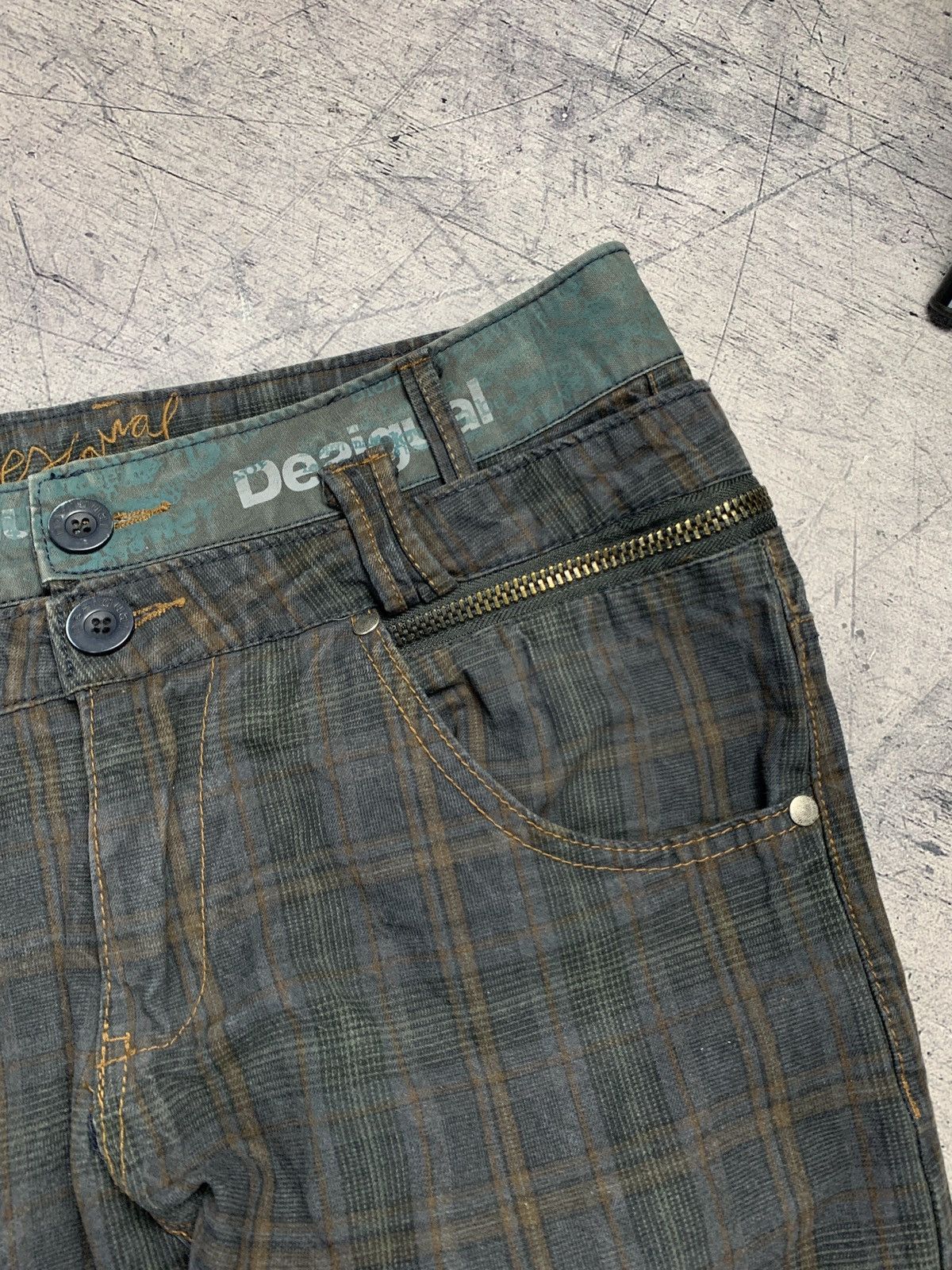 Desigual Vintage Y2K Desigual Plaid Avant Garde Pants Size 40 Regular Size US 31 - 5 Thumbnail