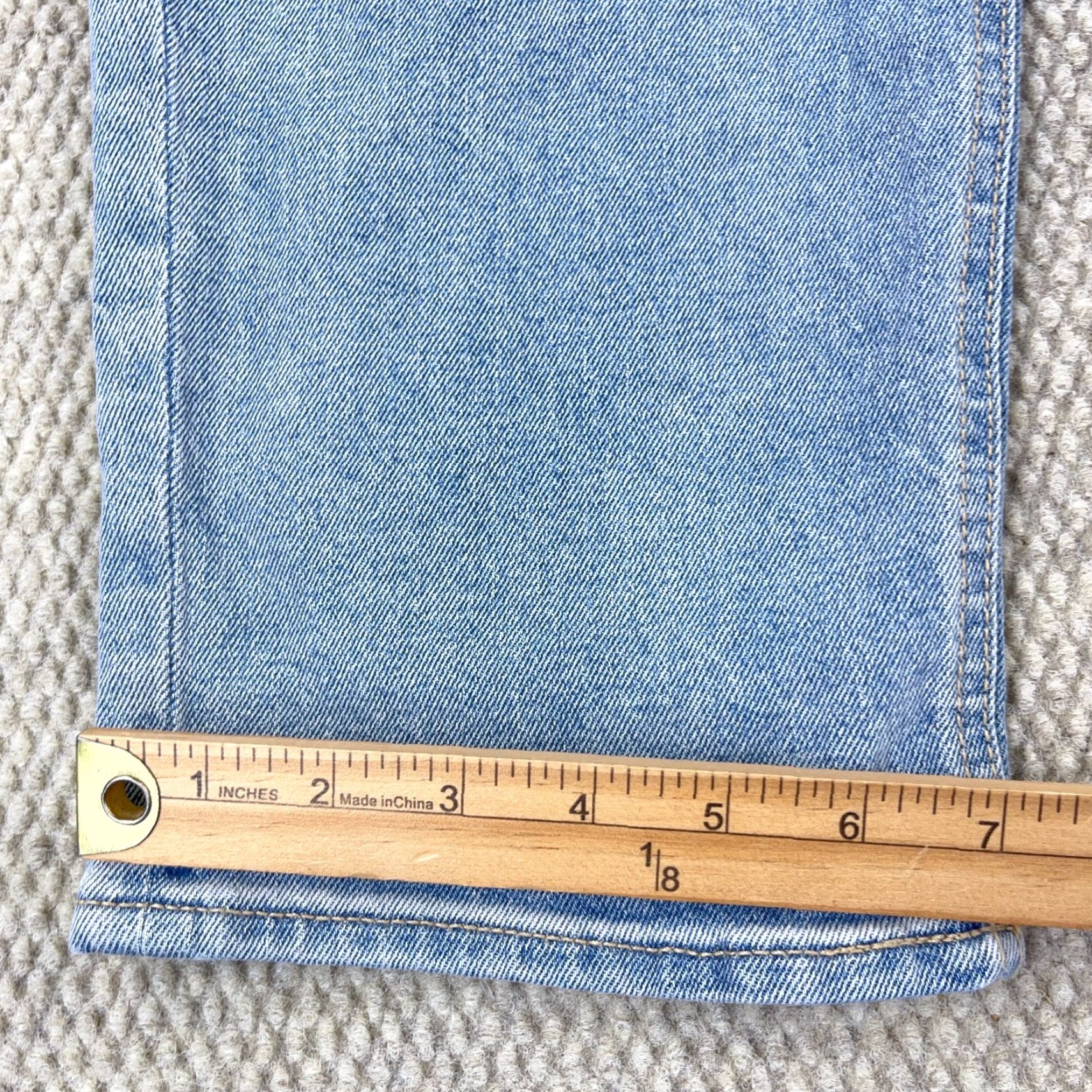 Old Navy Old Navy Jeans Women 16 Boyfriend Fit Mid Rise Light Wash Distressed Jeans Size 38" / US 16 / IT 52 - 6 Thumbnail