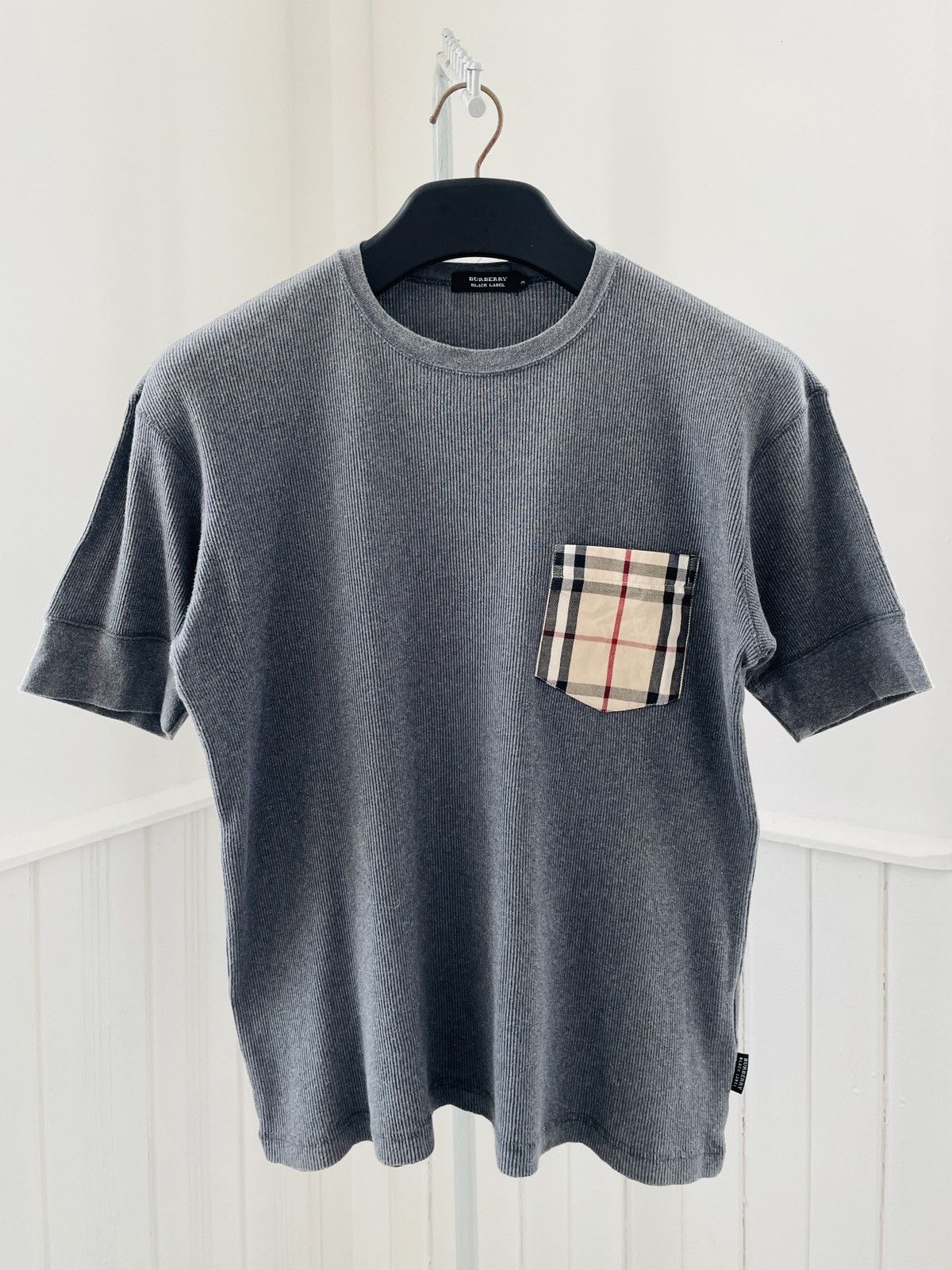 Burberry VTG FADED BURBERRY NOVA CHECK POCKET TEE Size M / US 6-8 / IT 42-44 - 1 Thumbnail