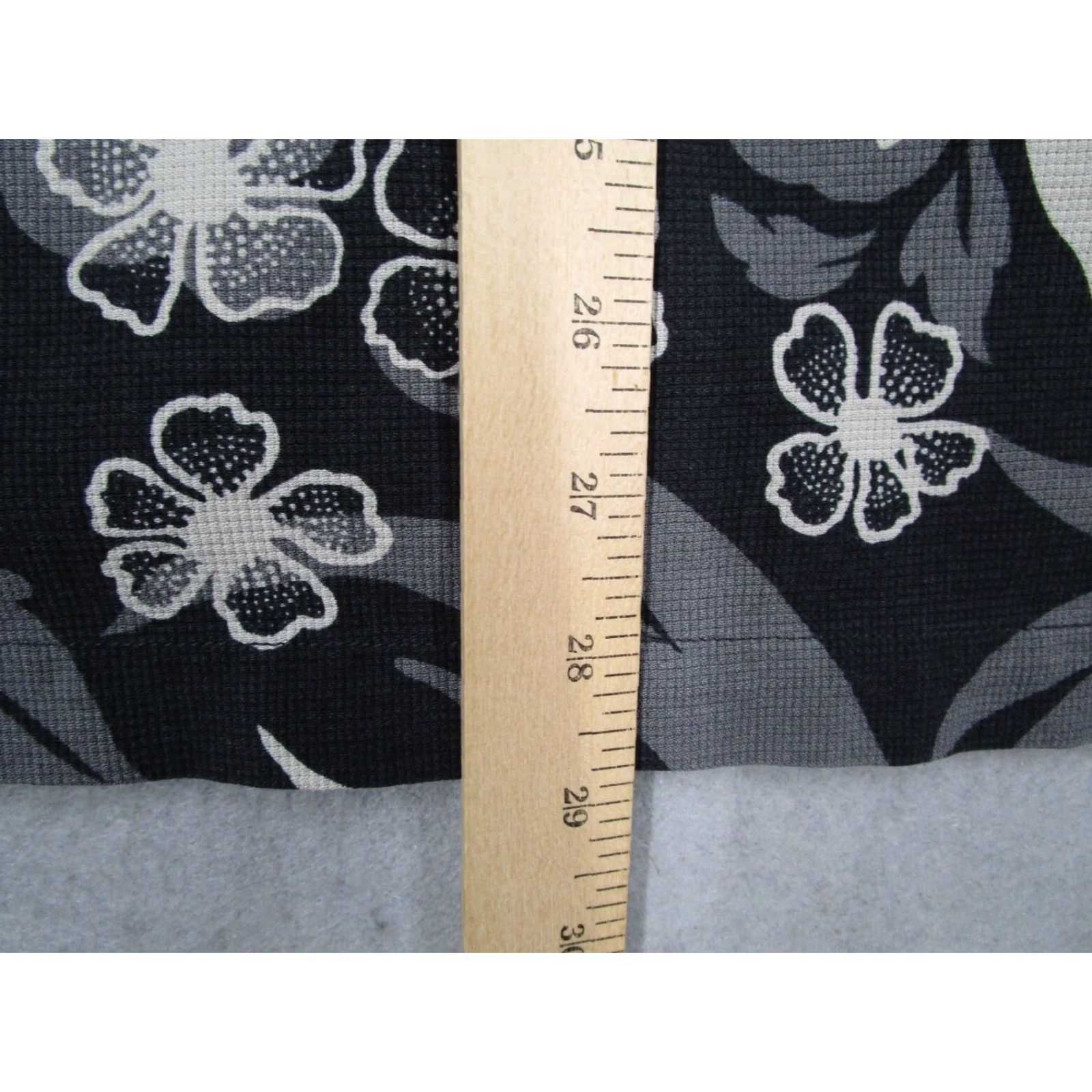 Tommy Bahama VINTAGE Tommy Bahama Men’s Shirt Large Gray Silk Short Sleeve Hawaiian Floral Casual Size US L / EU 52-54 / 3 - 7 Thumbnail