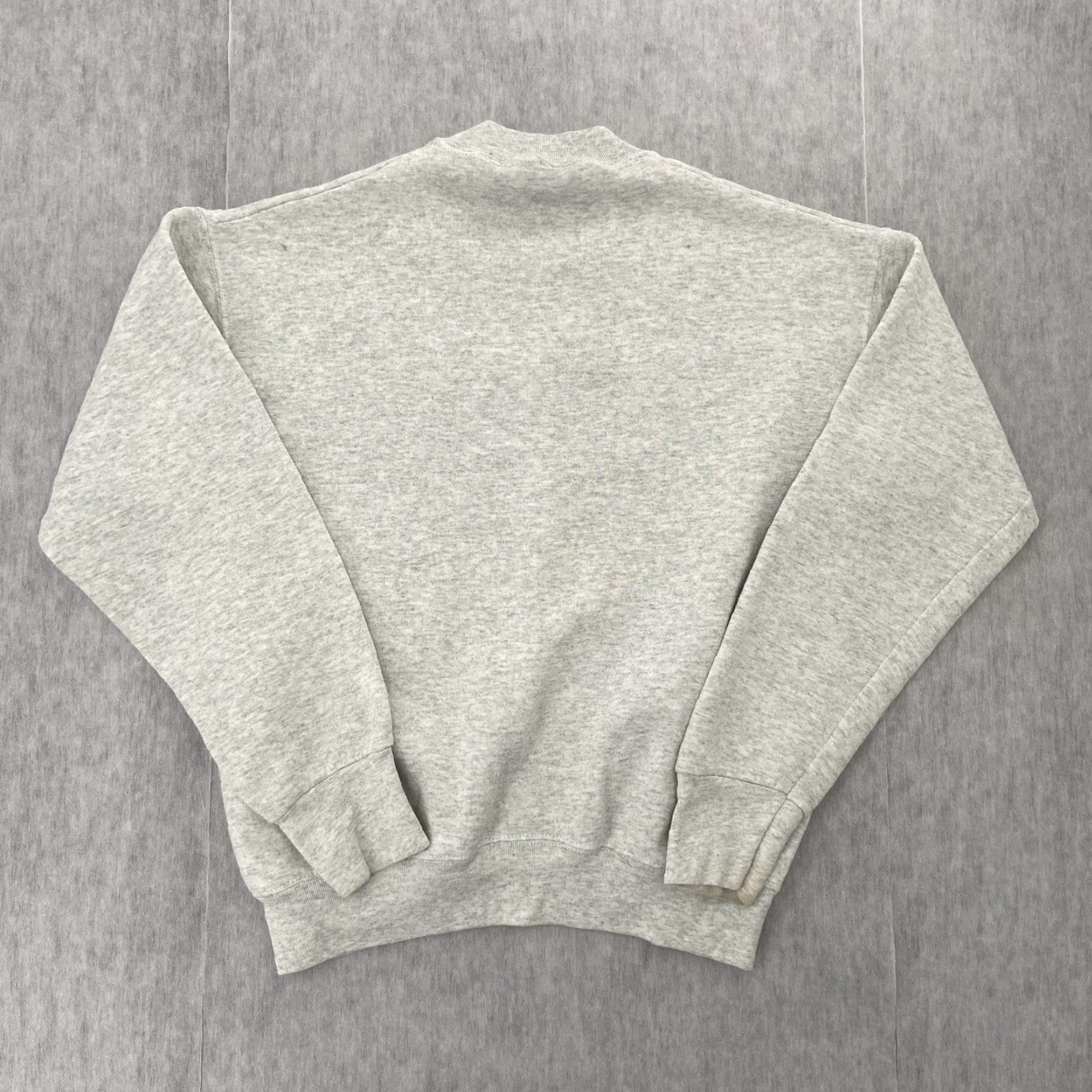 Fruit Of The Loom VINTAGE Fruit of the Loom Bahamas Nassau Men's Sweatshirt Pullover Crew Neck Embroidered 90s Gray All Seasons M Size US M / EU 48-50 / 2 - 2 Thumbnail