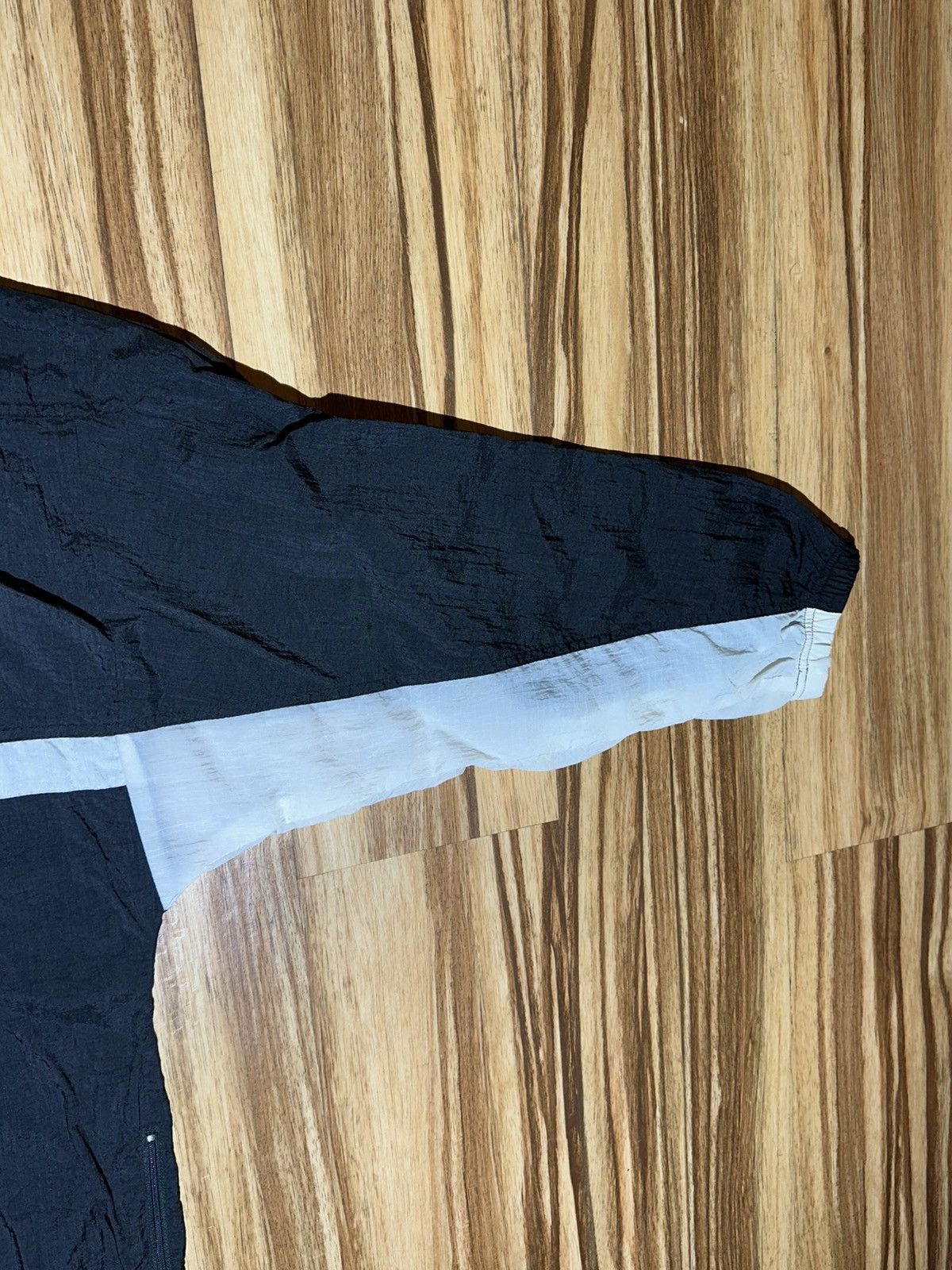 Reebok 90sVintage Reebok Black & White 1/4Zipup Windbreaker SizeL Size US L / EU 52-54 / 3 - 5 Thumbnail