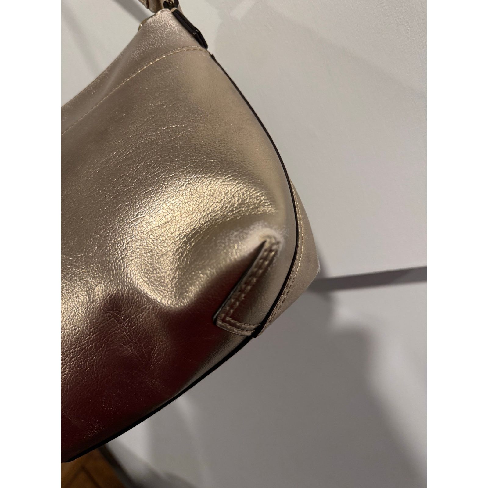 Kate Spade Kate Spade Crossbody Bag (in used condition- no returns) Size ONE SIZE - 8 Thumbnail