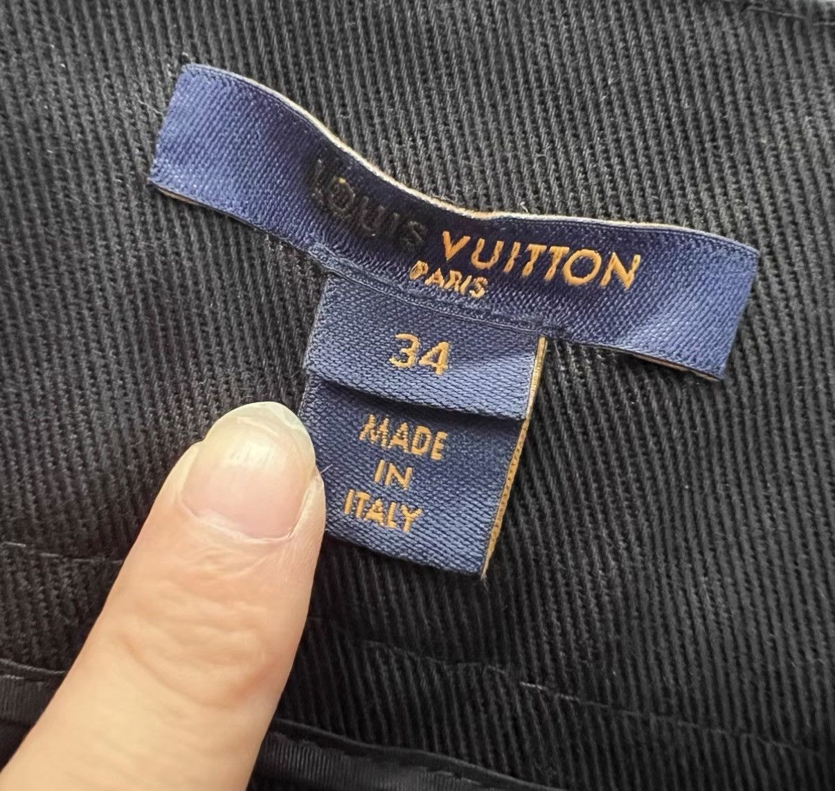 Louis Vuitton Louis Vuitton Black Oversized Bermuda Shorts J41 Size 24" / US 00 / IT 34 - 4 Thumbnail