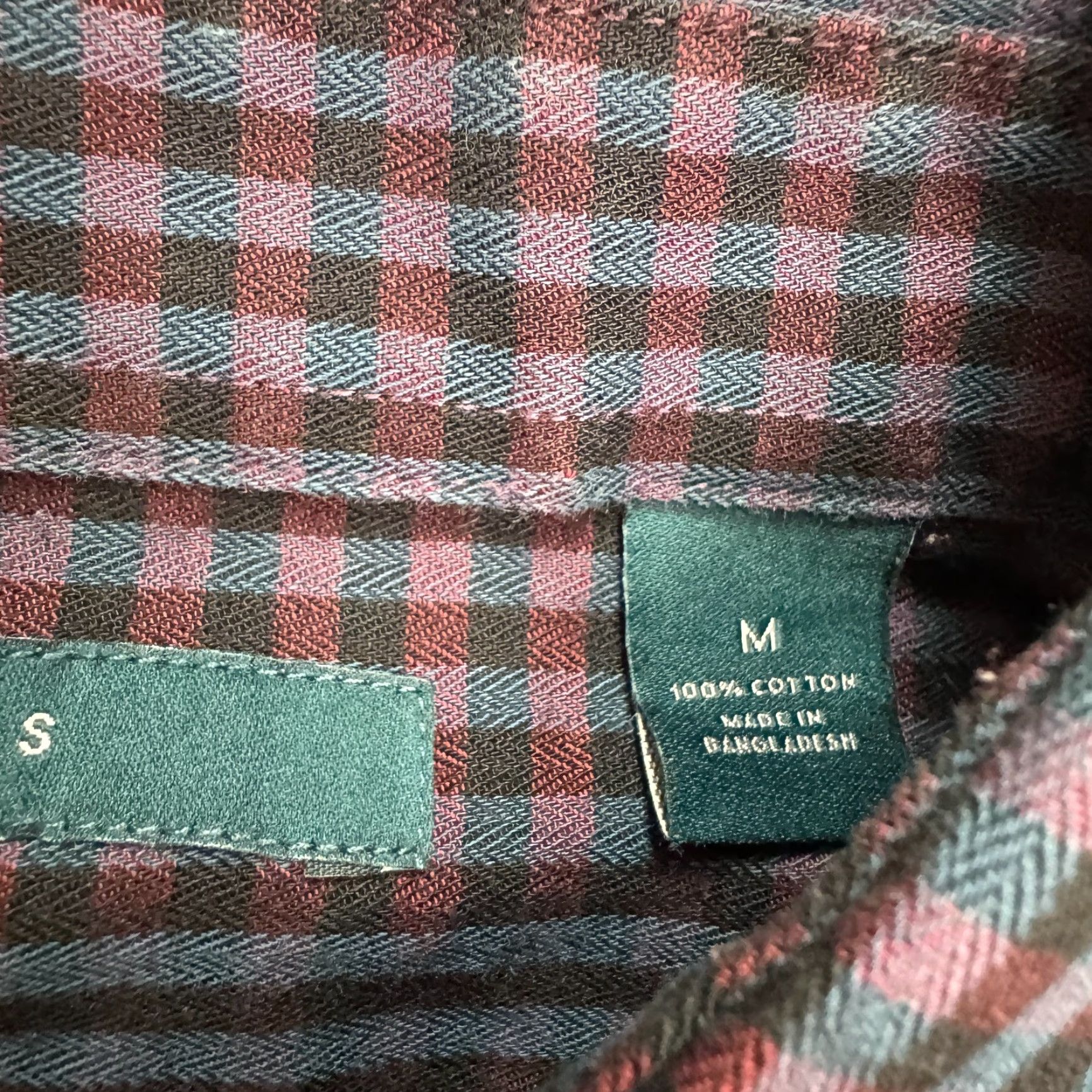 Perry Ellis Perry Ellis Gingham Button-Down Shirt Mens Medium Blue Red Plaid Cotton Casual Shirt Regular Fit Multicolor Button-Up Long Sleeve Men Mens Size US M / EU 48-50 / 2 - 7 Thumbnail