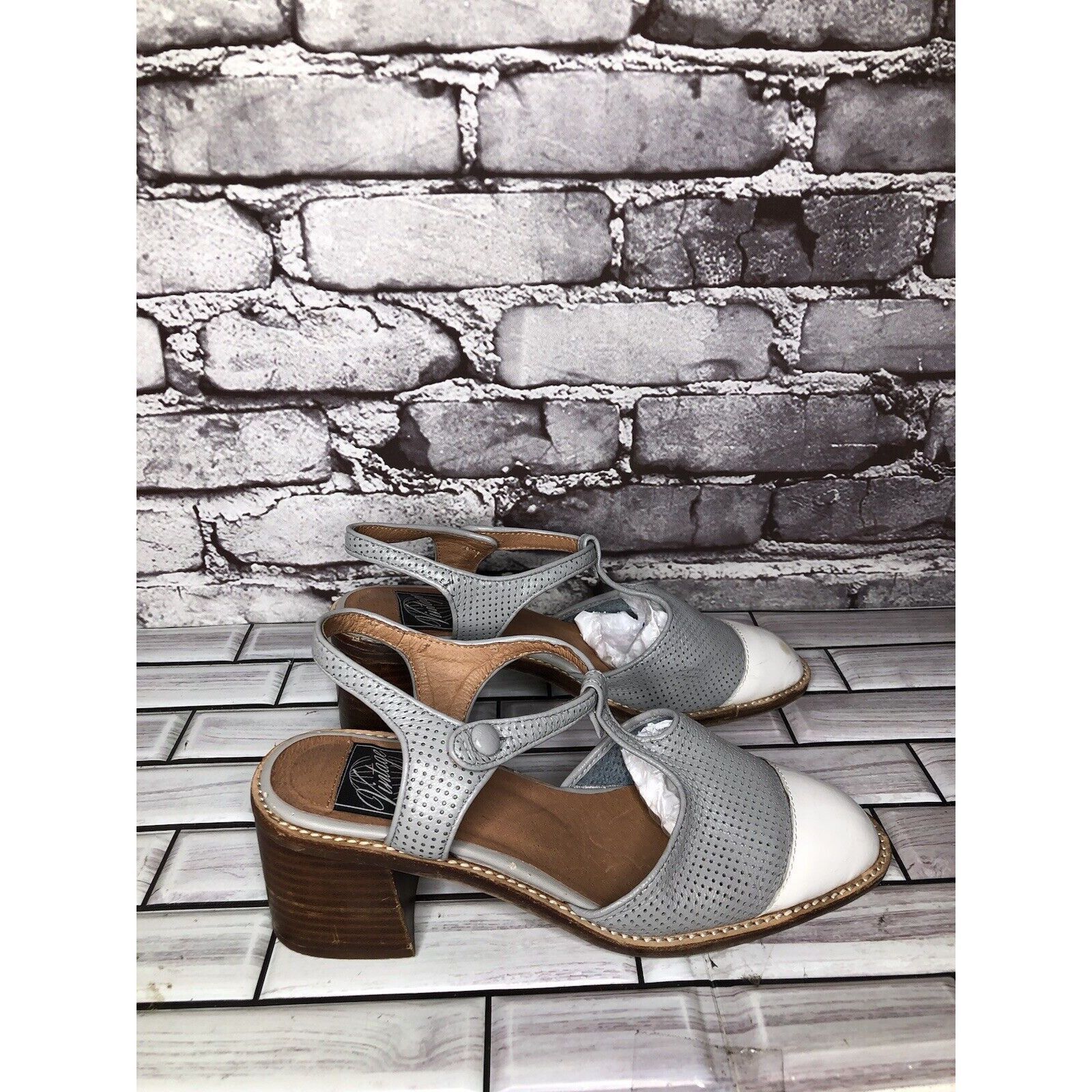 Jeffrey Campbell Vintage Jeffrey Campbell White Cap Gray Leather Perforated S Size US 7 / IT 37 - 20 Thumbnail