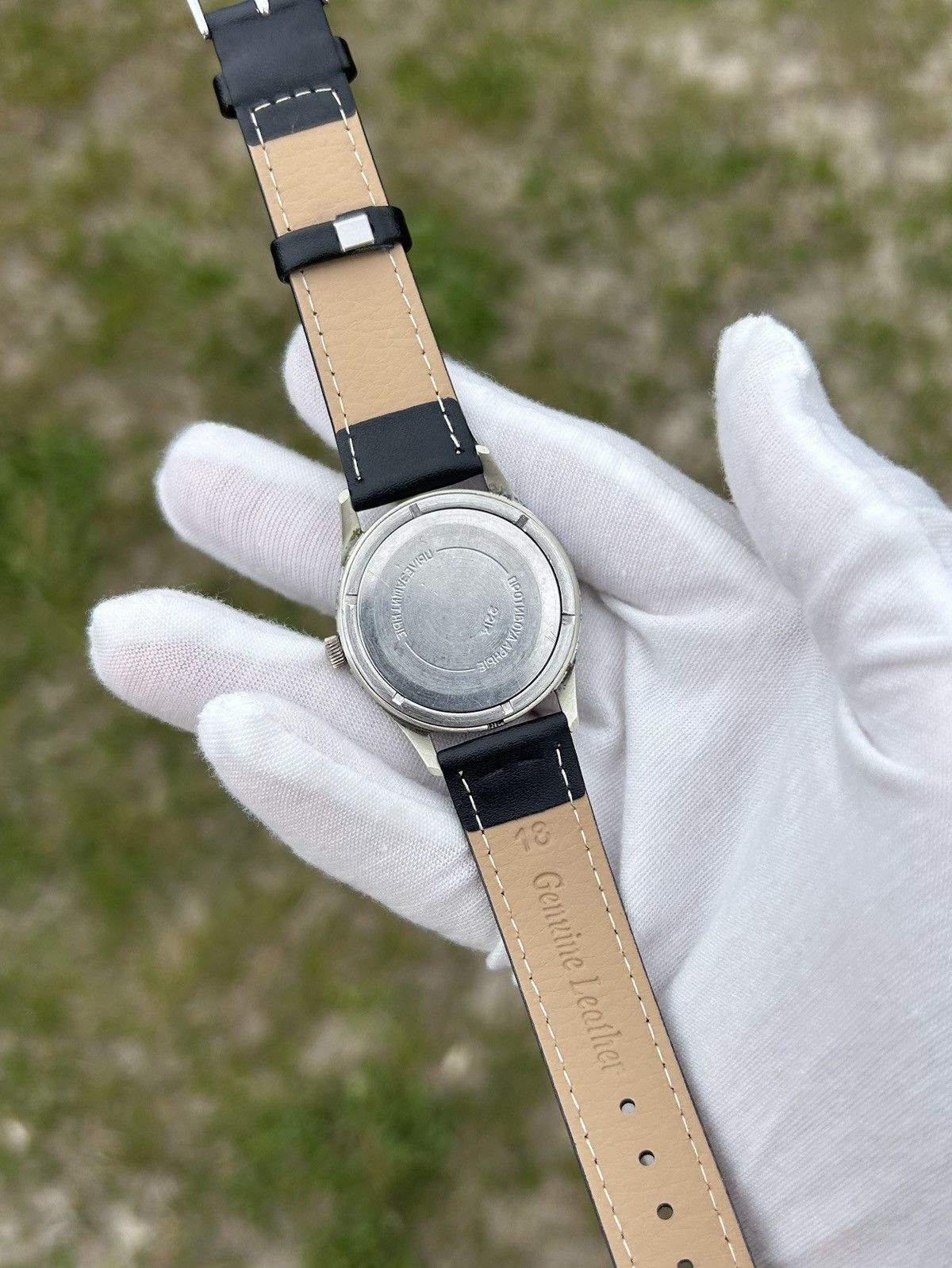 Vintage Vintage Watch Vostok USSR Soviet Mechanical Wristwatch 1980s Size ONE SIZE - 21 Thumbnail