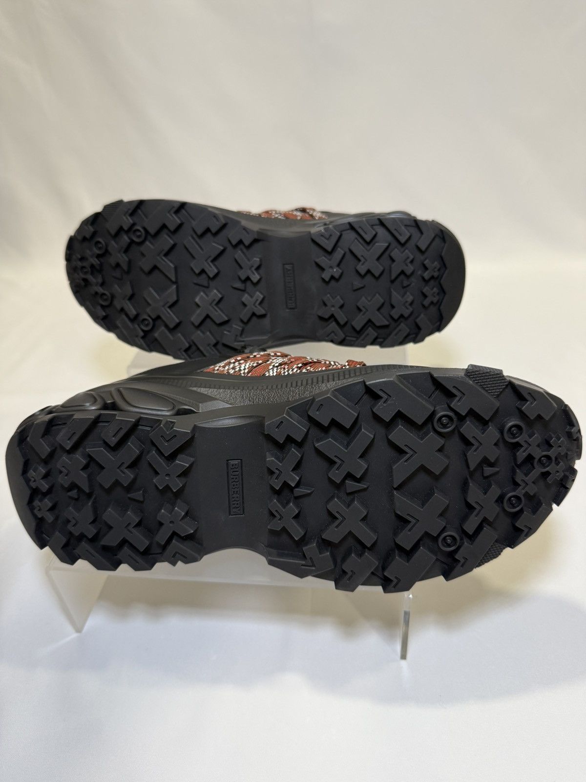 Burberry Burberry Arthur Sneaker Size US 7 / EU 40 - 7 Thumbnail