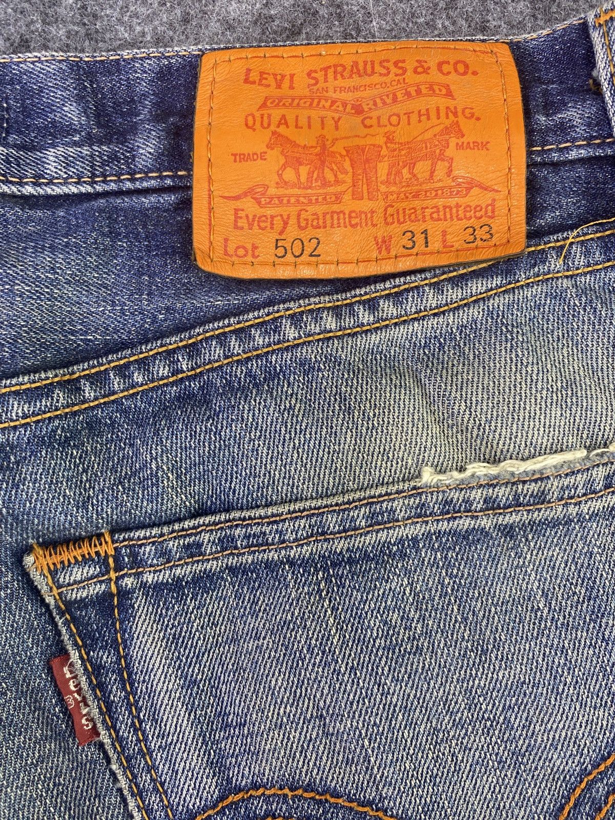 Jean × Levi's × Vintage VINTAGE CLASSIC LEVIS 502 DISTRESS BLUE WASH JEANS - J907 Size US 33 - 10 Thumbnail