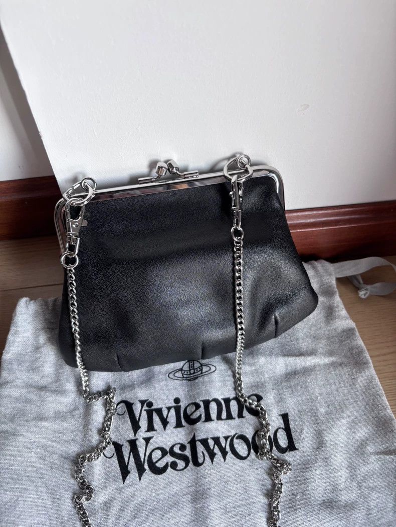 Vivienne Westwood Vivienne Westwood size os Black lamb skin dumplings Size ONE SIZE - 2 Thumbnail