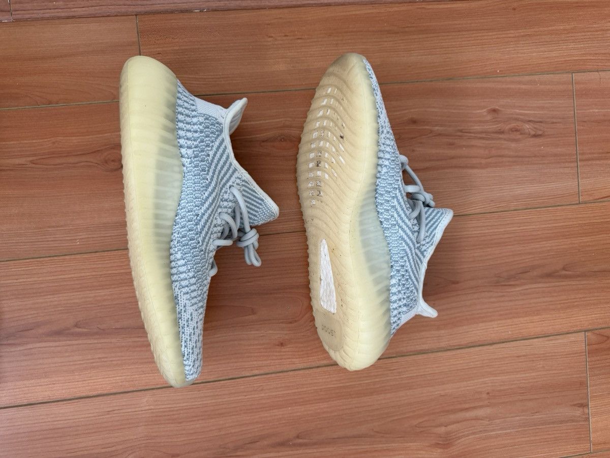 Yeezy Yeezy Boost 350 V2 Cloud White Size US 6 / EU 39 - 4 Thumbnail