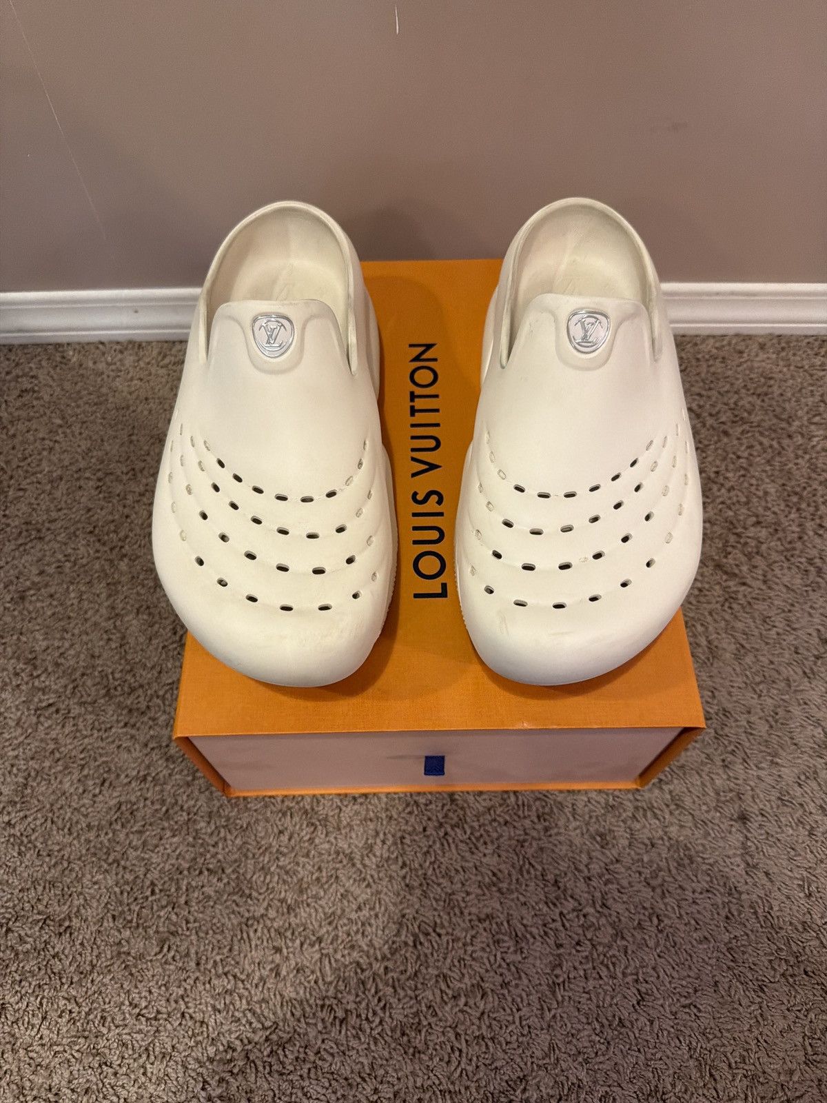 Louis Vuitton Louis Vuitton Shark Clog Size US 10 / EU 43 - 1 Thumbnail