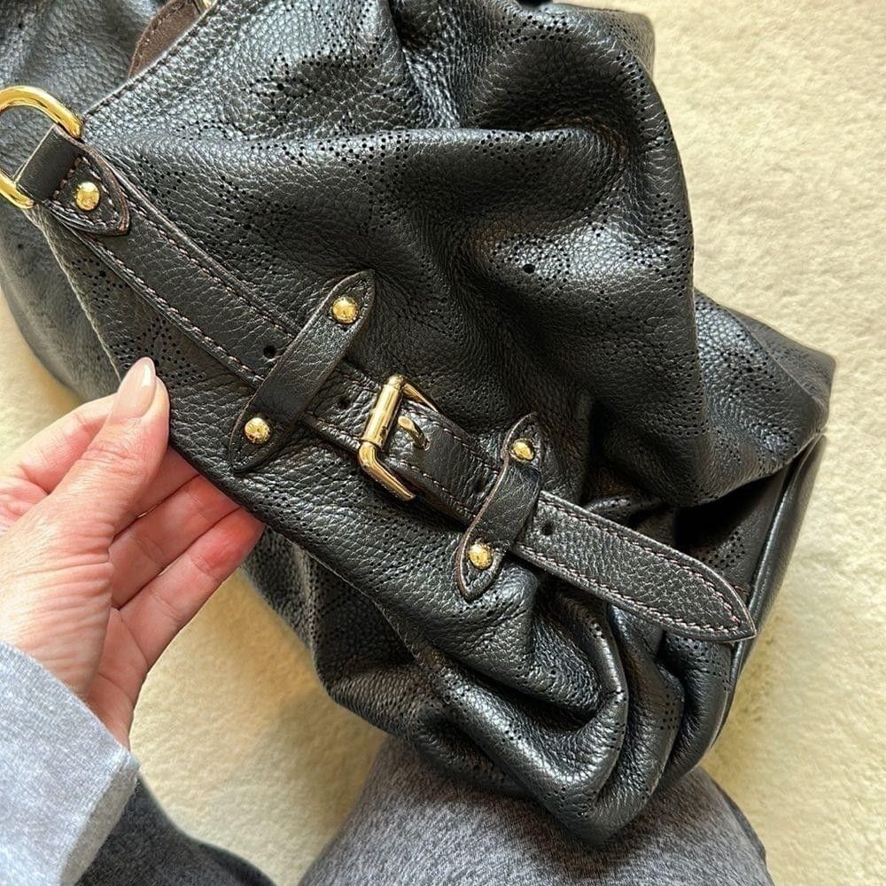 Louis Vuitton Louis Vuitton Mahina XL Noir Handbag Size ONE SIZE - 7 Thumbnail