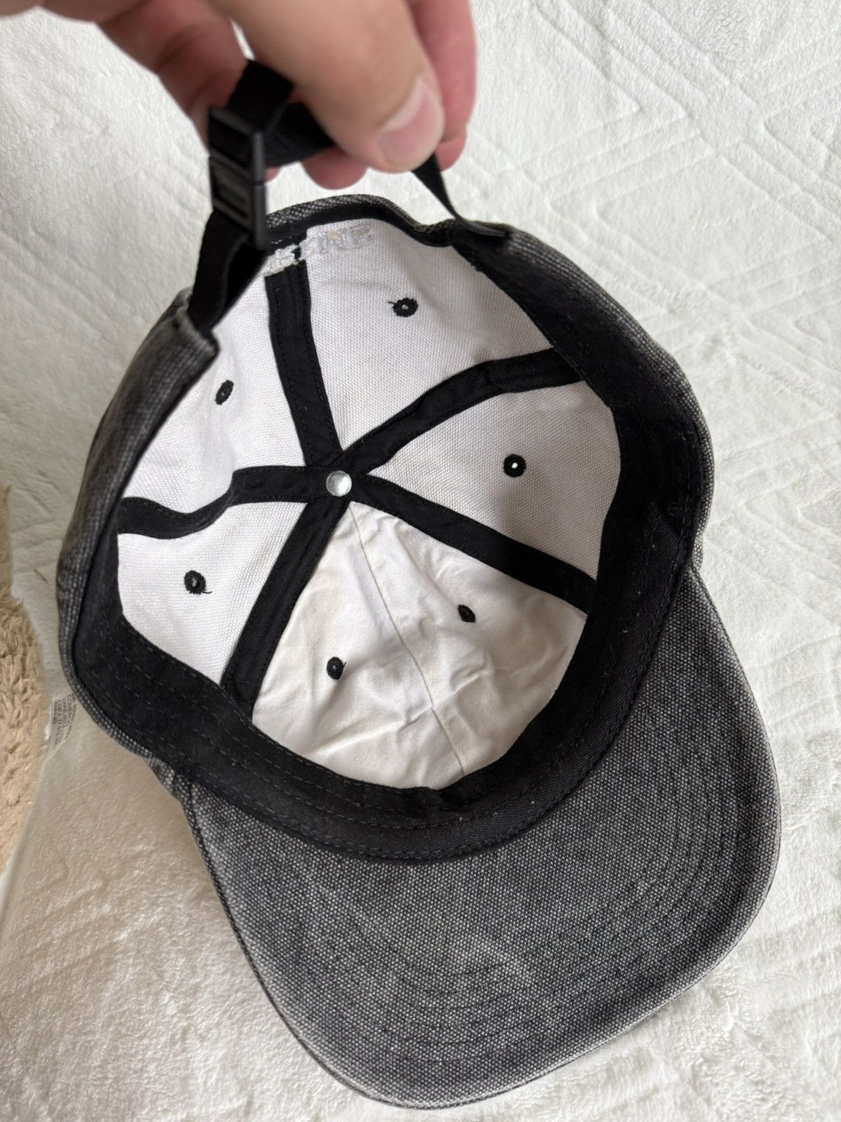 Supreme Supreme Hat 2-Tone Canvas 6-Panel 'Black' F/W 2020 OS Size ONE SIZE - 6 Thumbnail