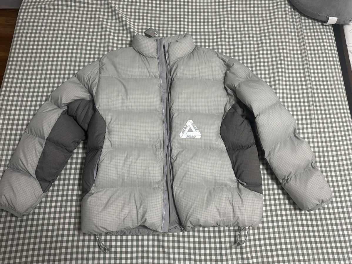 Palace Palace Ripstop Puffer Concrete Grey Size US XL / EU 56 / 4 - 1 Thumbnail