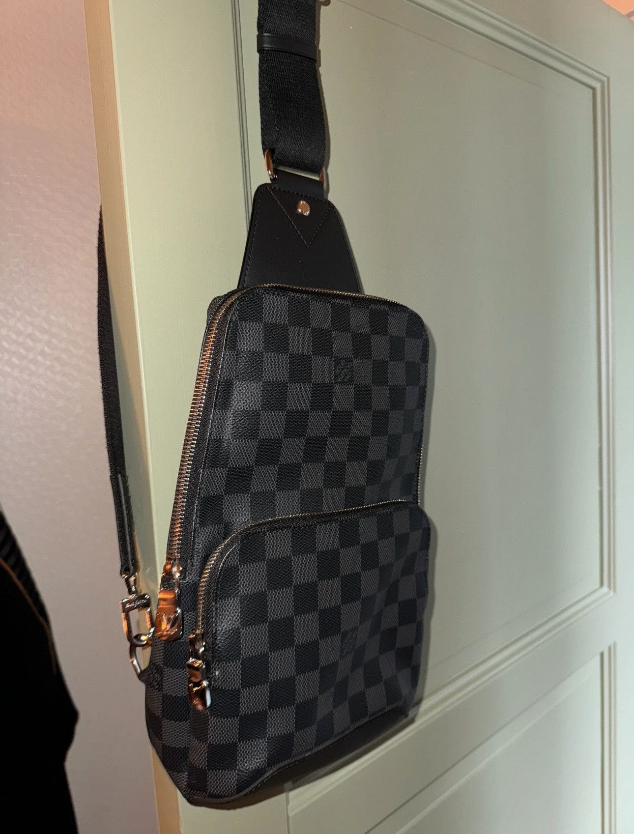 Louis Vuitton Louis Vuitton - Avenue Sling Bag Size ONE SIZE - 5 Thumbnail
