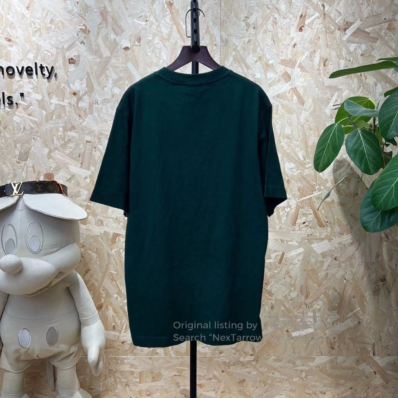 Burberry burberry green equestrian design short sleeve top. Size US XL / EU 56 / 4 - 2 Thumbnail
